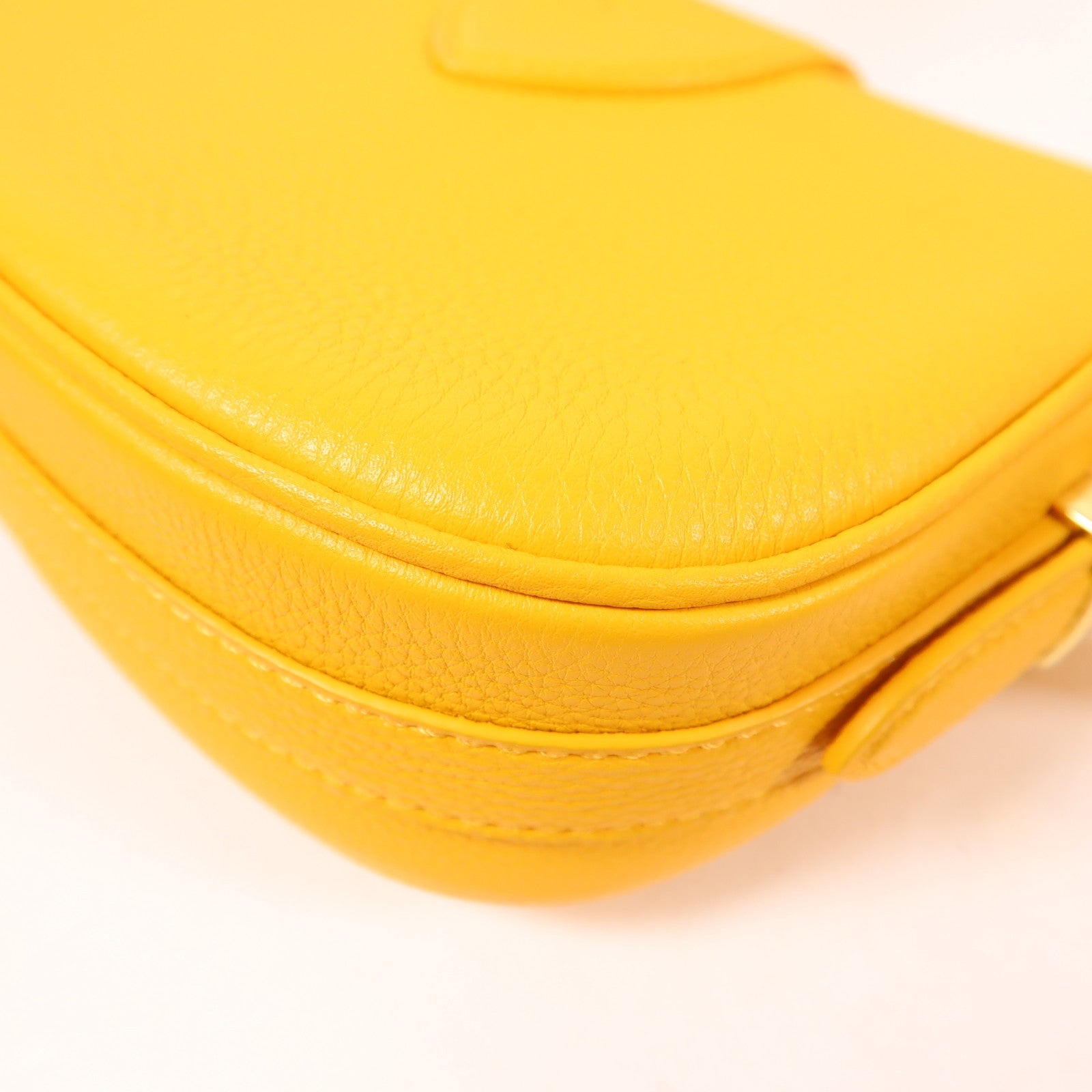 LOUIS VUITTON 牛皮皮革Pont 9 Soft PM金扣肩背袋
