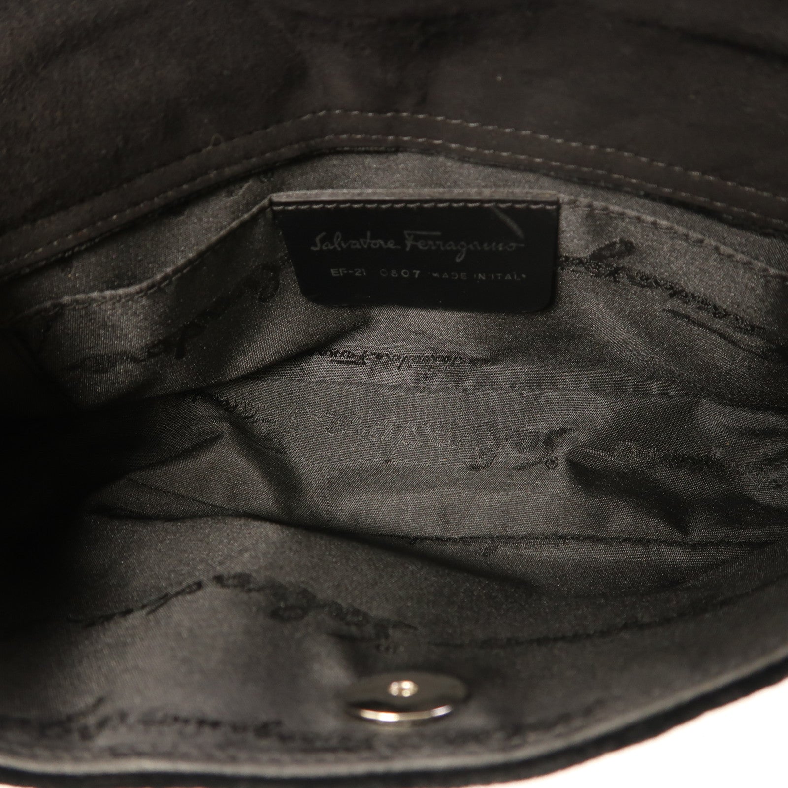 Salvatore Ferragamo 絨布Chain Shoulder鏈帶肩背袋