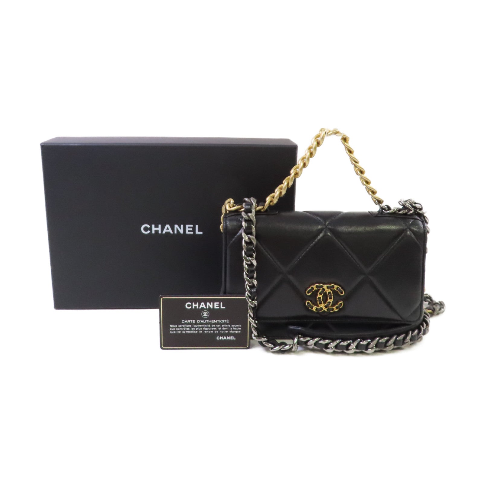 CHANEL 菱格羊皮皮革Chanel 19 WOC Wallet On Chain Shoulder Bag金扣手挽肩背兩用袋黑色