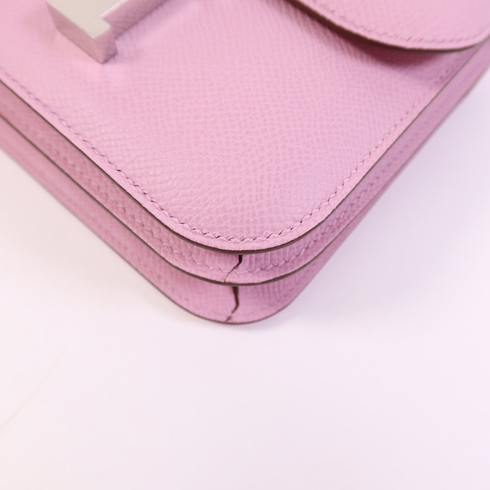 HERMES Epsom皮革Constance Mini銀扣肩背袋Mauve Sylvestre