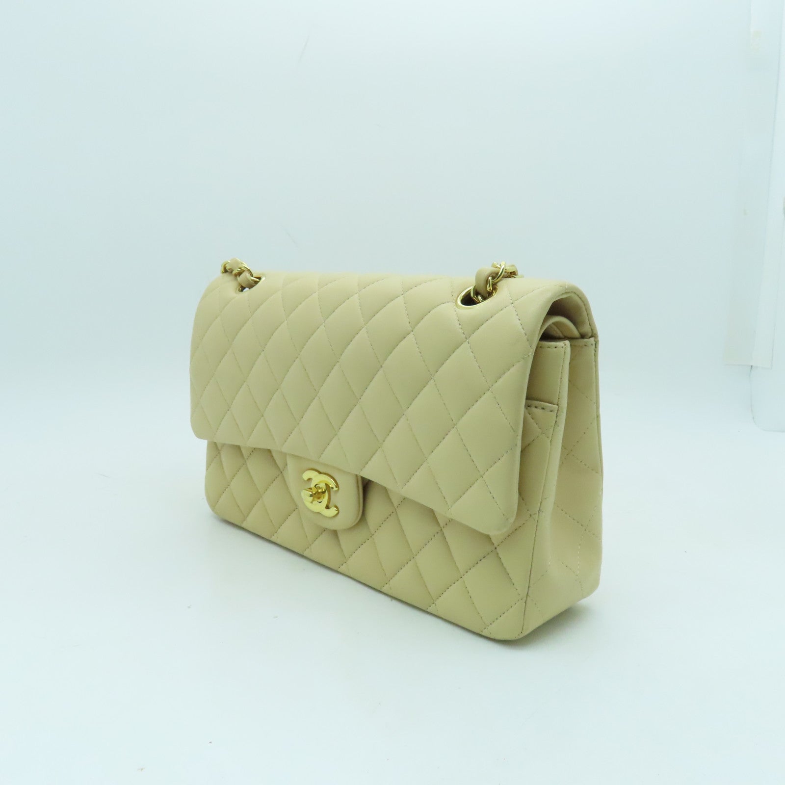 CHANEL 【激減優惠】菱格羊皮皮革Classic 25金扣鏈帶肩背袋米色