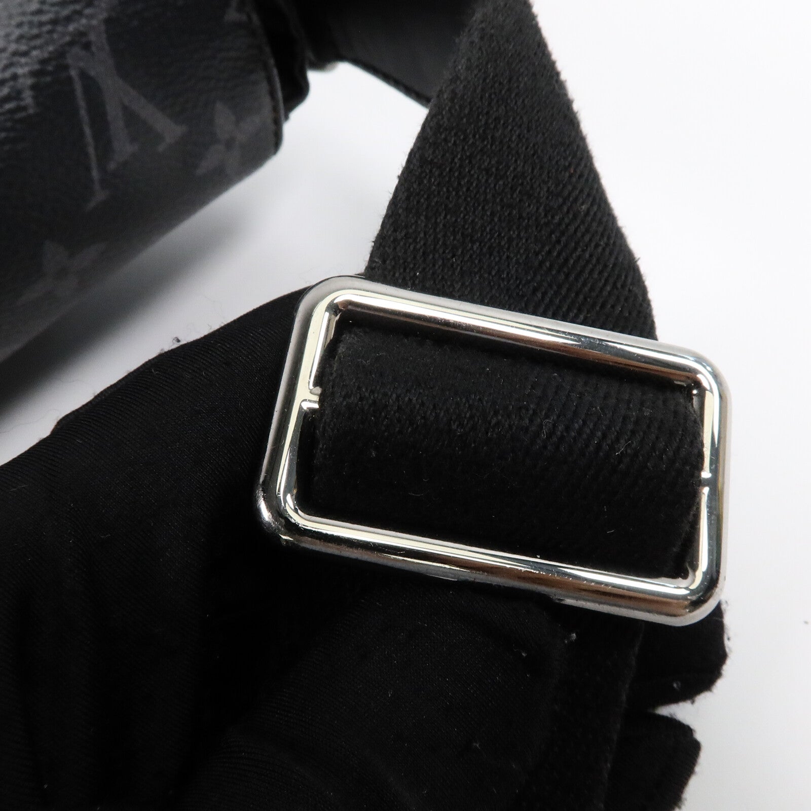 LOUIS VUITTON Monogram Eclipse District MM NM肩背袋