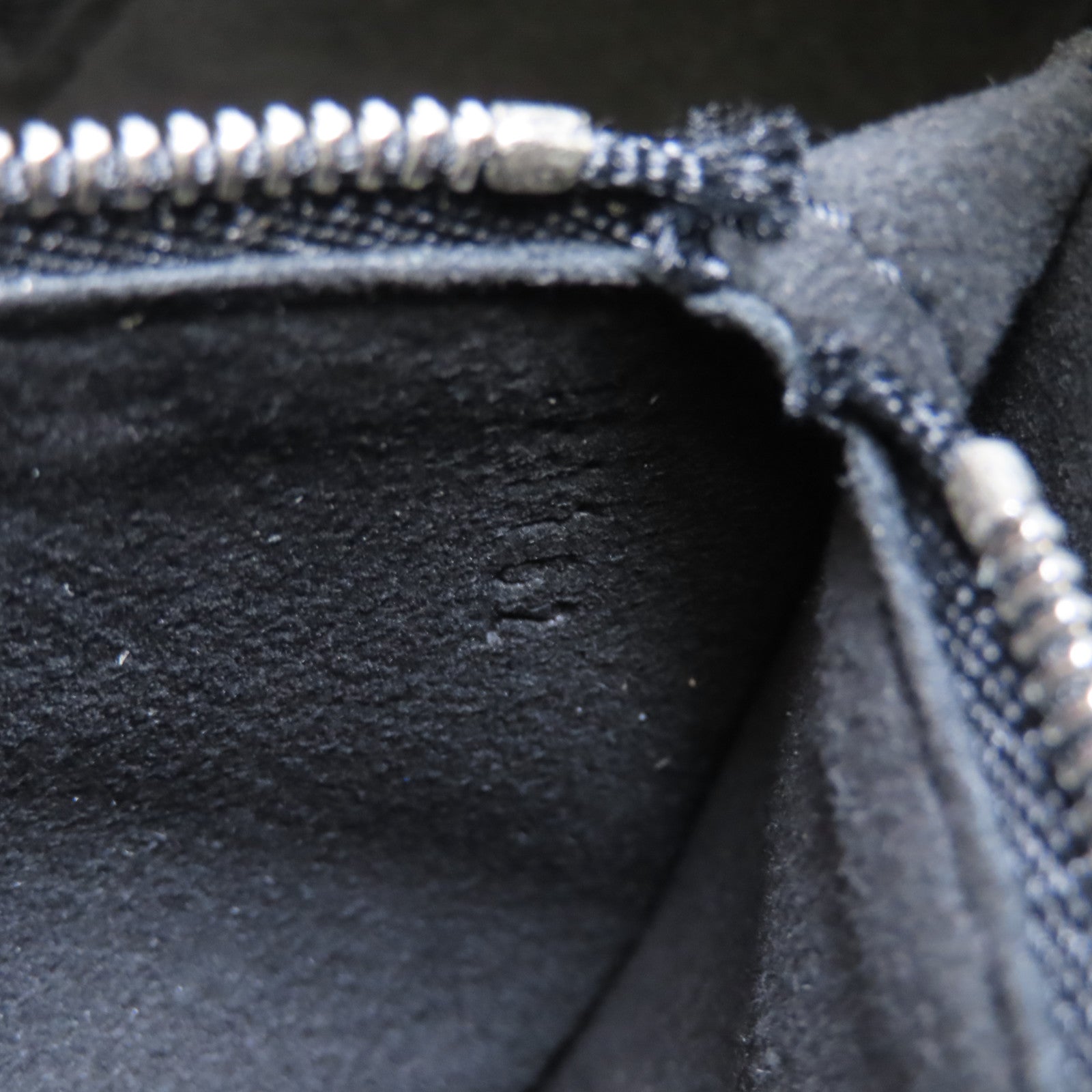 LOUIS VUITTON 【激減優惠】Epi Electric Pont Neuf GM Handbag銀扣手挽袋黑色