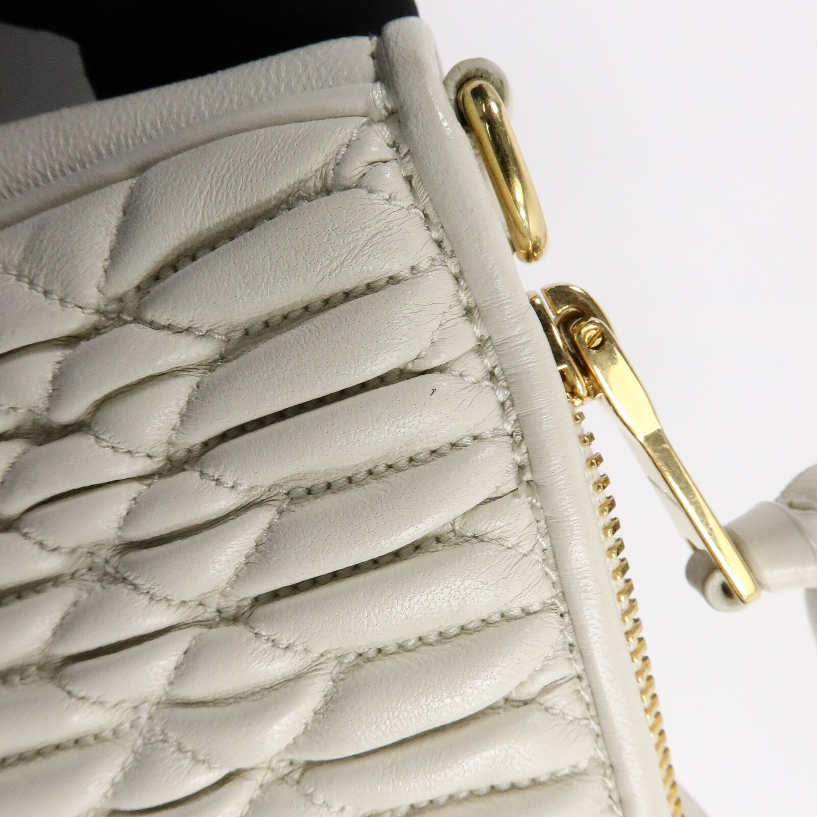 Miu Miu 羊皮皮革Chain Shoulder Bag鏈帶肩背袋