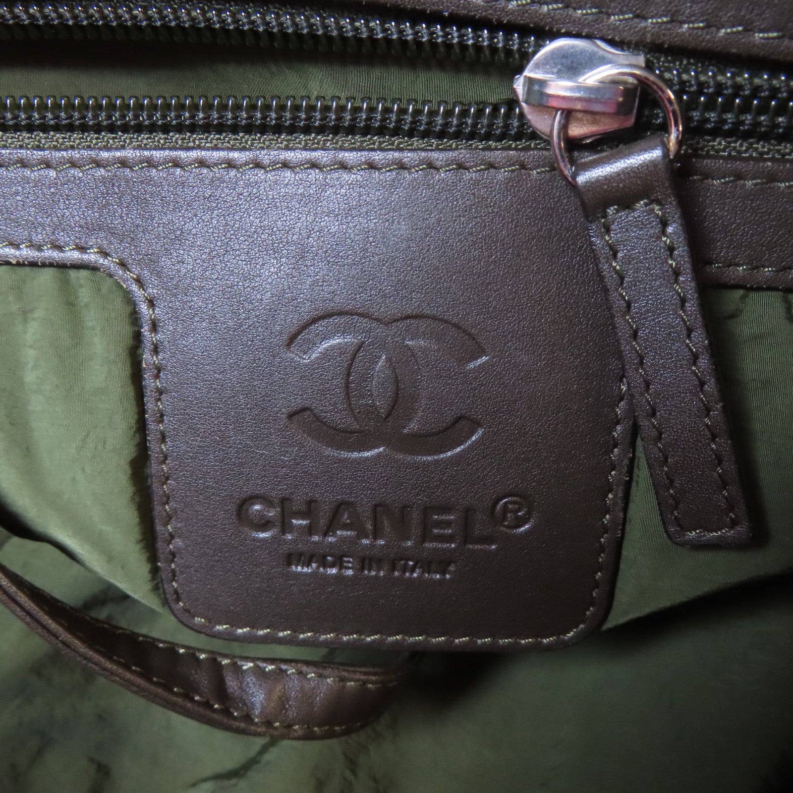 CHANEL 【激減優惠】菱格尼龍Coco Cocoon銀扣手挽袋紅色