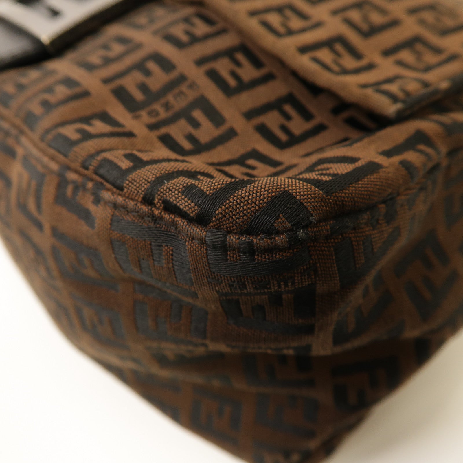 FENDI 帆布Shoulder Bag銀扣肩背袋啡色
