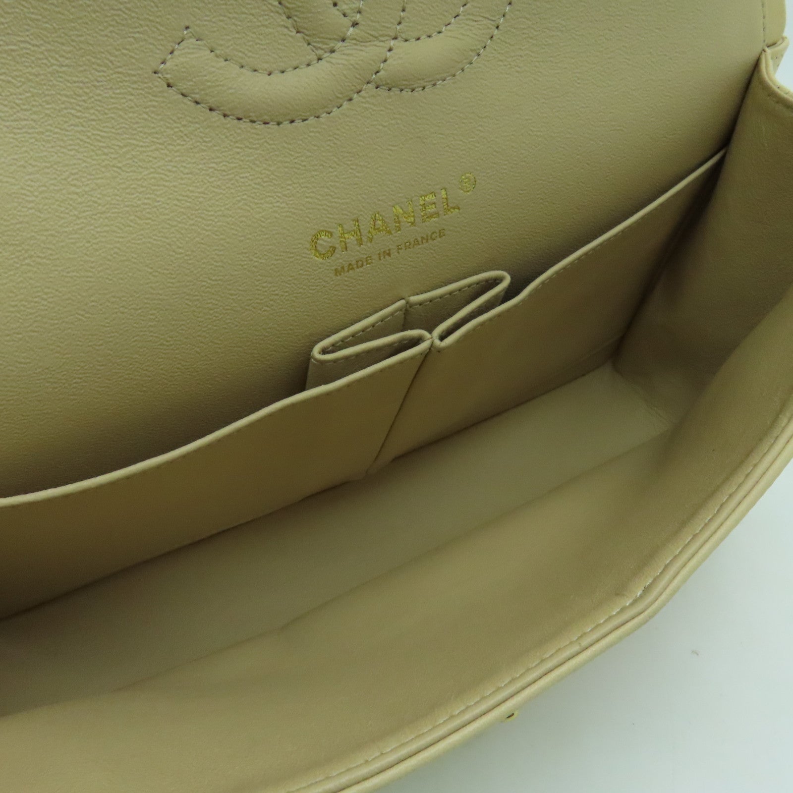 CHANEL 【激減優惠】菱格羊皮皮革Classic 25金扣鏈帶肩背袋米色