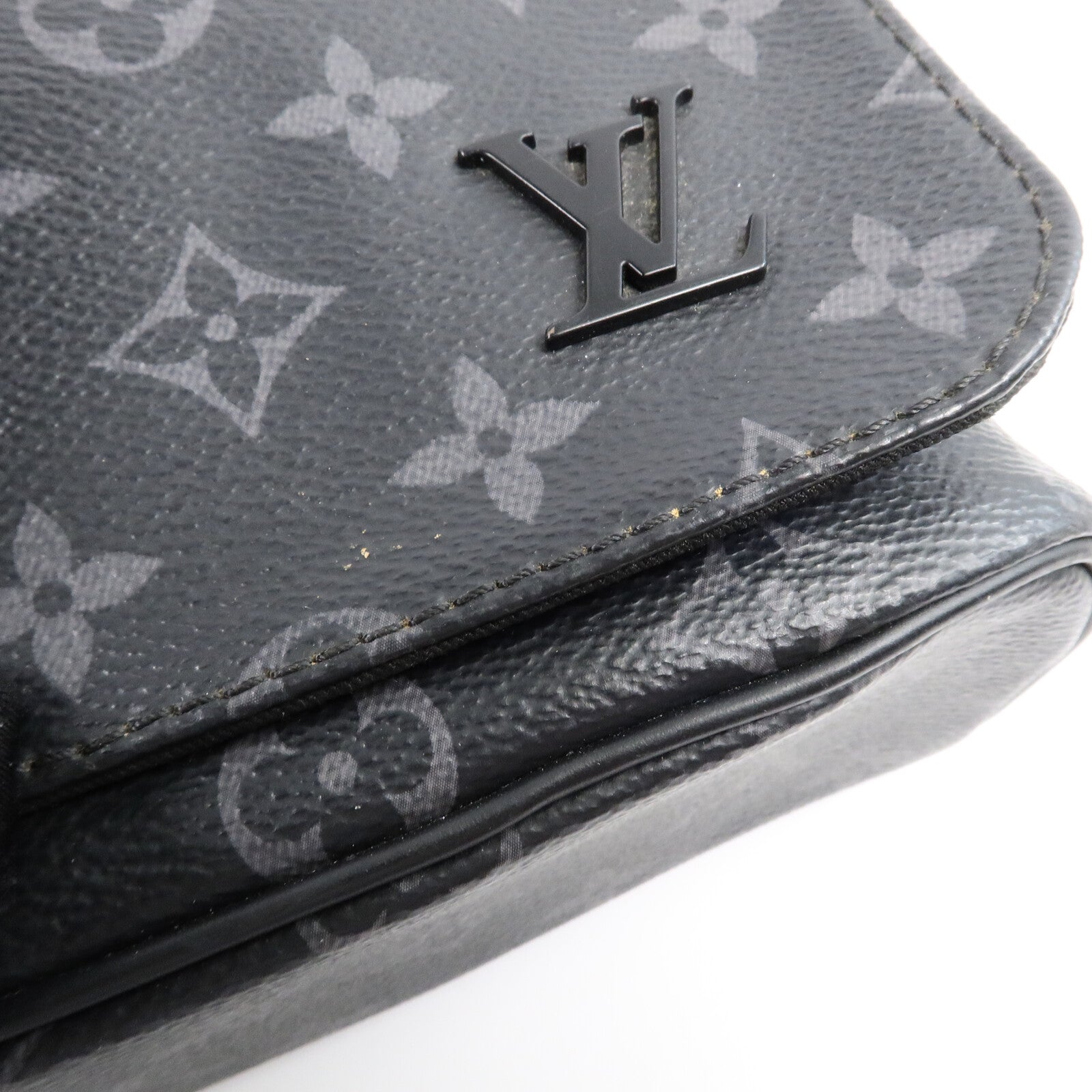 LOUIS VUITTON Monogram Eclipse District MM NM肩背袋