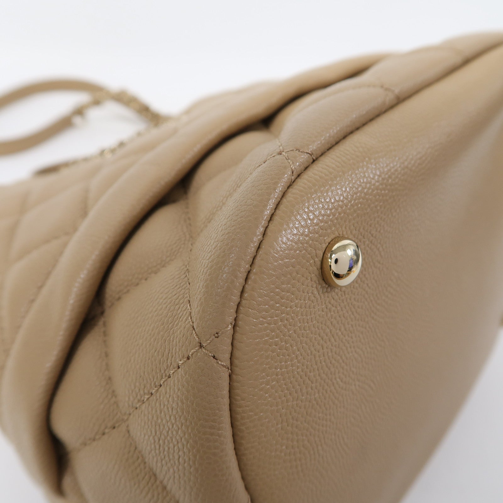 CHANEL 菱格Caviar皮革Bucket Bag金扣手挽肩背兩用袋米色
