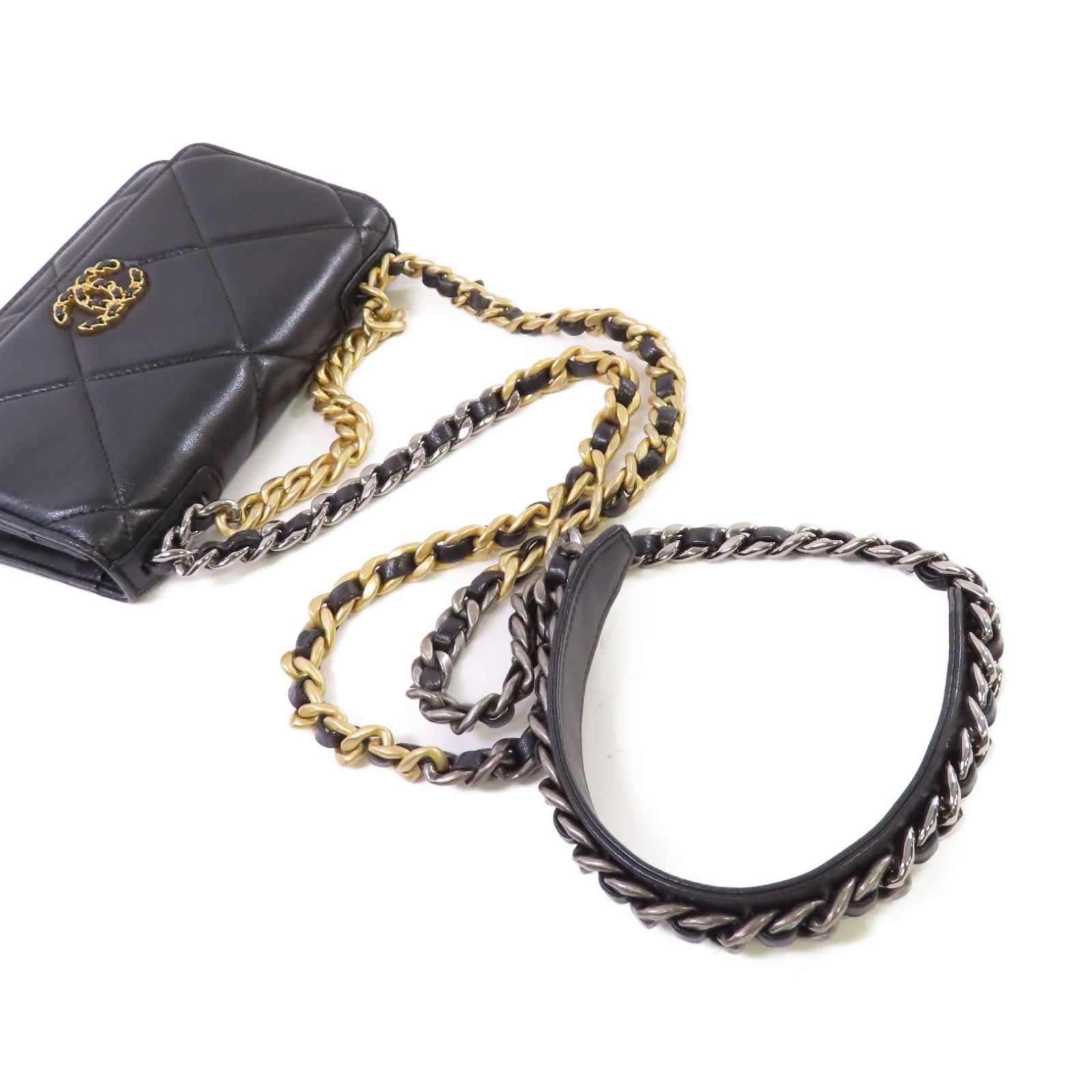 CHANEL 菱格羊皮皮革Chanel 19 WOC Wallet On Chain Shoulder Bag金扣手挽肩背兩用袋黑色