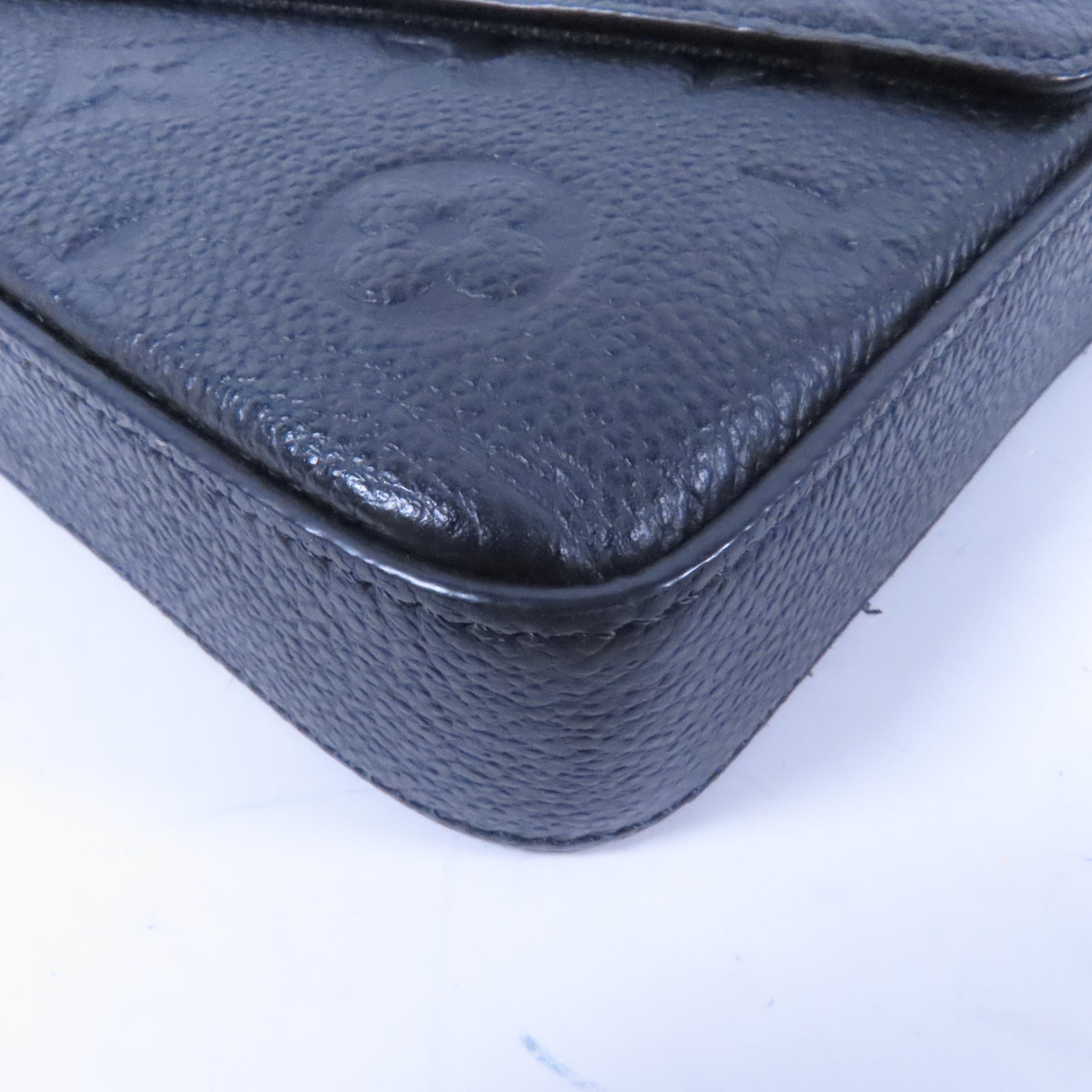 LOUIS VUITTON Mnogram Empreinte Felicie Pochette金扣鏈帶肩背袋黑色