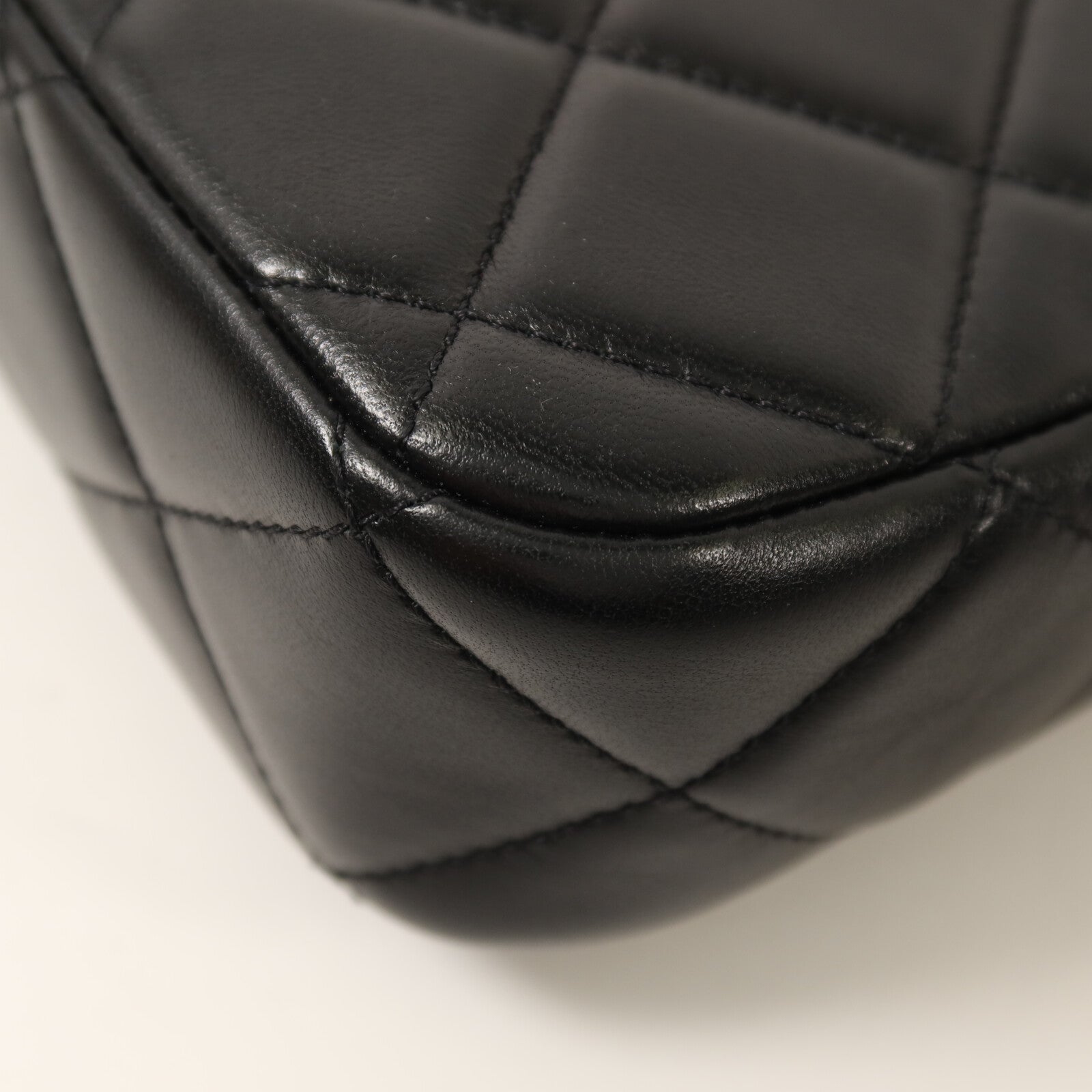 CHANEL 羊皮皮革Chain Shoulder金扣鏈帶肩背袋