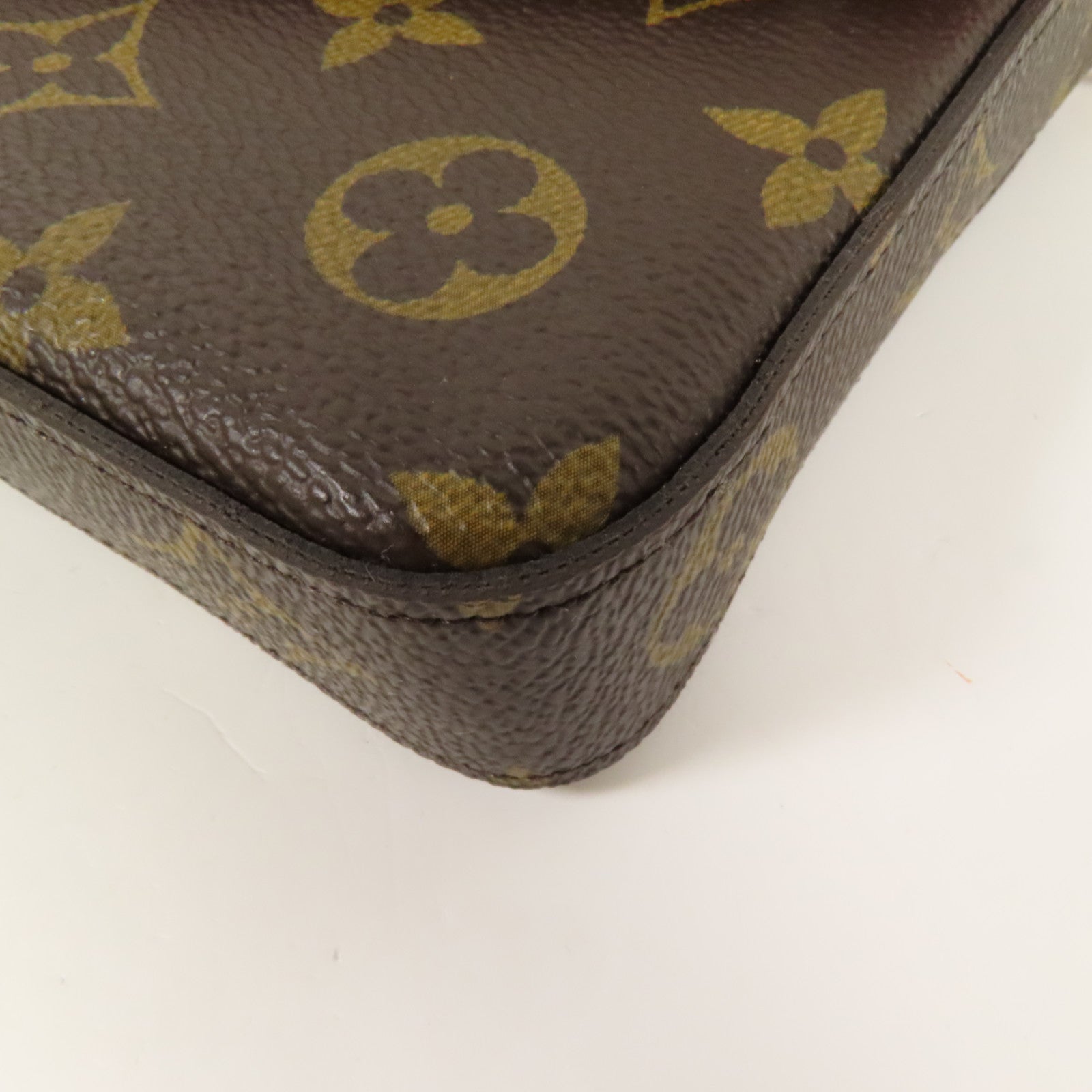 LOUIS VUITTON Monogram Pochette Felicie金扣鏈帶肩背袋