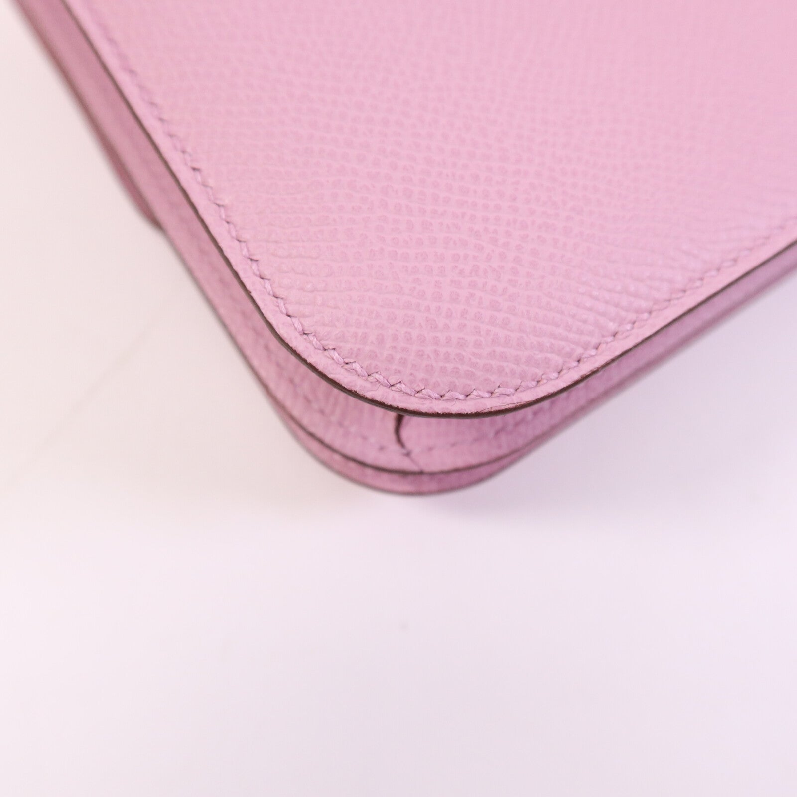 HERMES Epsom皮革Constance Mini銀扣肩背袋Mauve Sylvestre