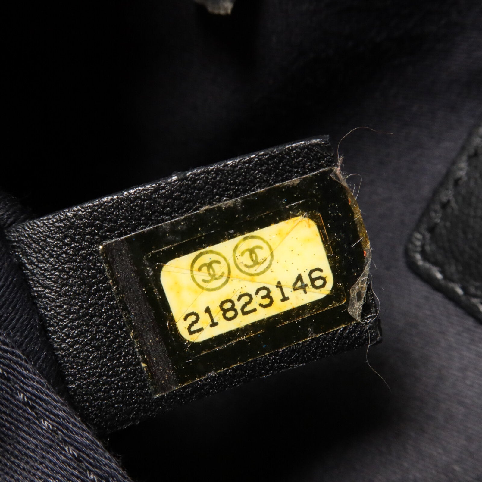 CHANEL 牛皮皮革Chain Shoulder鏈帶肩背袋