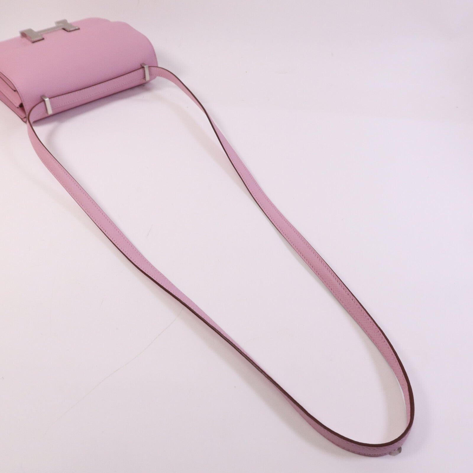 HERMES Epsom皮革Constance Mini銀扣肩背袋Mauve Sylvestre