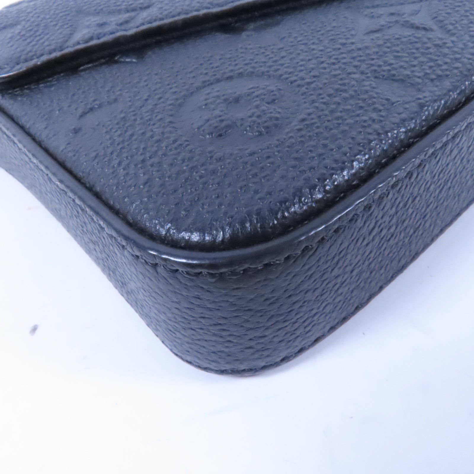 LOUIS VUITTON Mnogram Empreinte Felicie Pochette金扣鏈帶肩背袋黑色