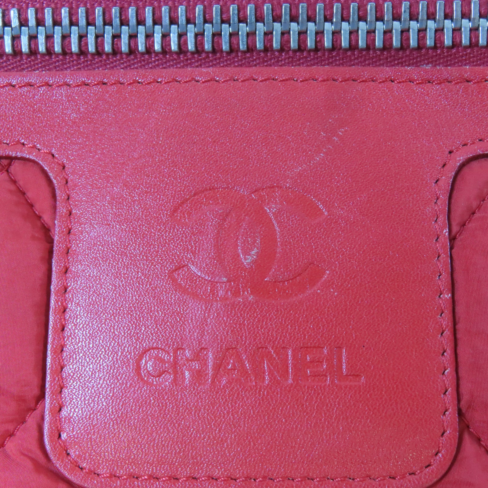 CHANEL 【激減優惠】菱格尼龍Coco Cocoon銀扣手挽袋紅色