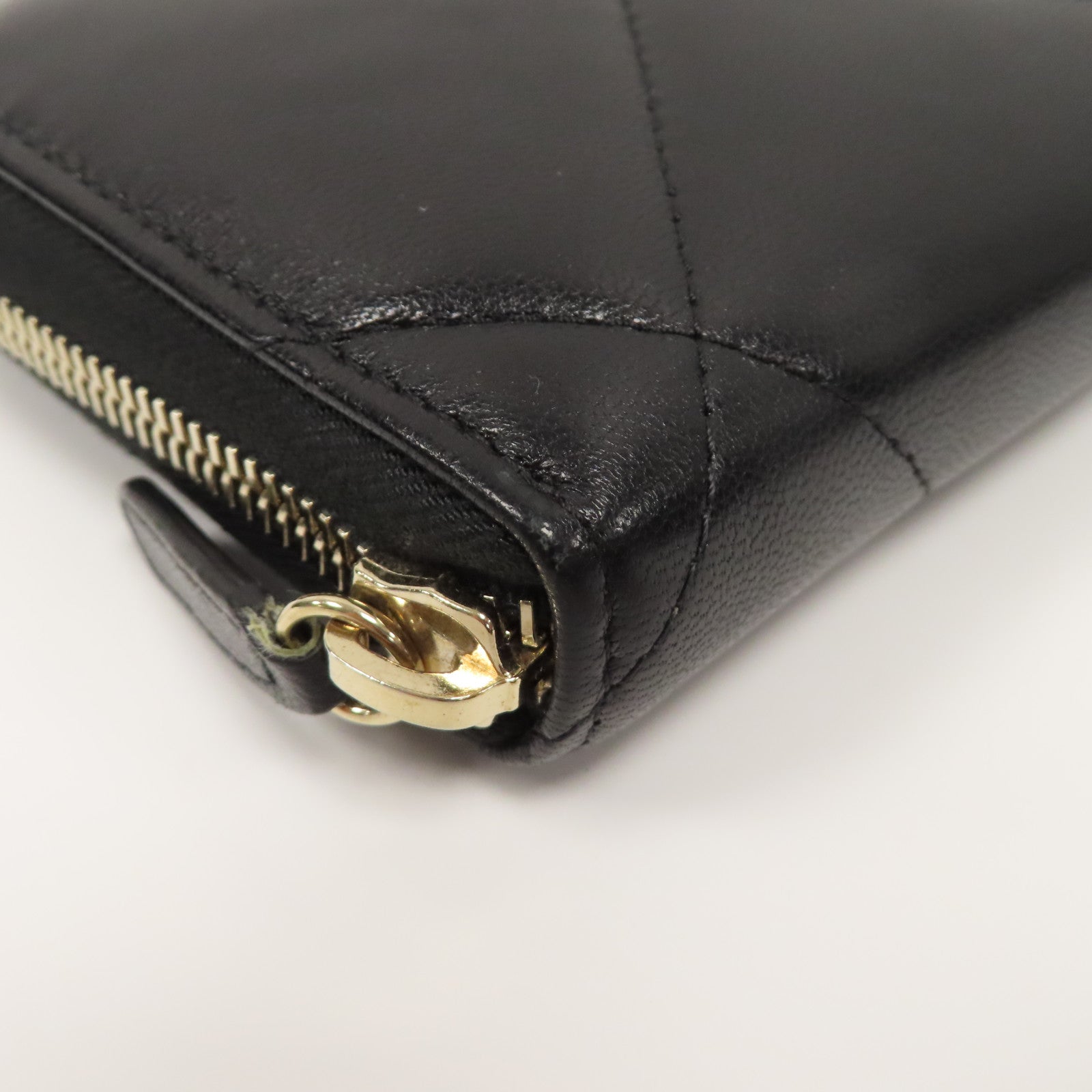 CHANEL 菱格皮革C19 Long Wallet金扣拉鍊長錢包黑色