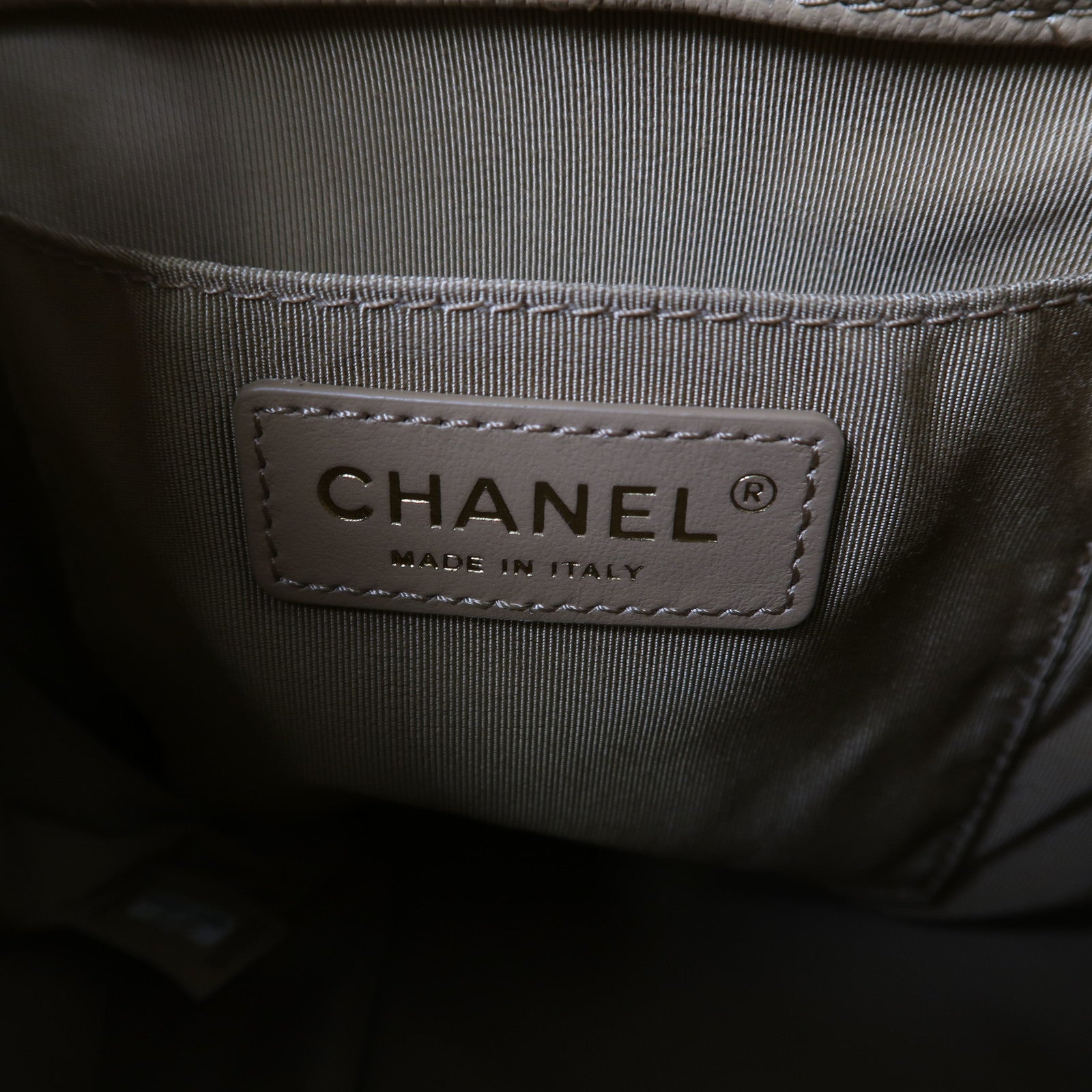 CHANEL 菱格Caviar皮革Bucket Bag金扣手挽肩背兩用袋米色