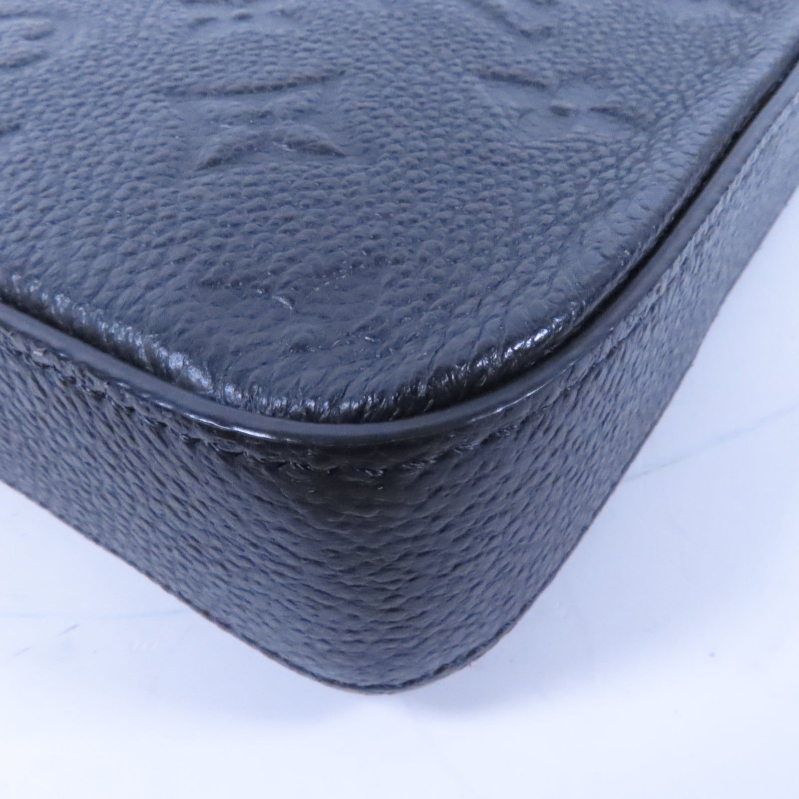 LOUIS VUITTON Mnogram Empreinte Felicie Pochette金扣鏈帶肩背袋黑色