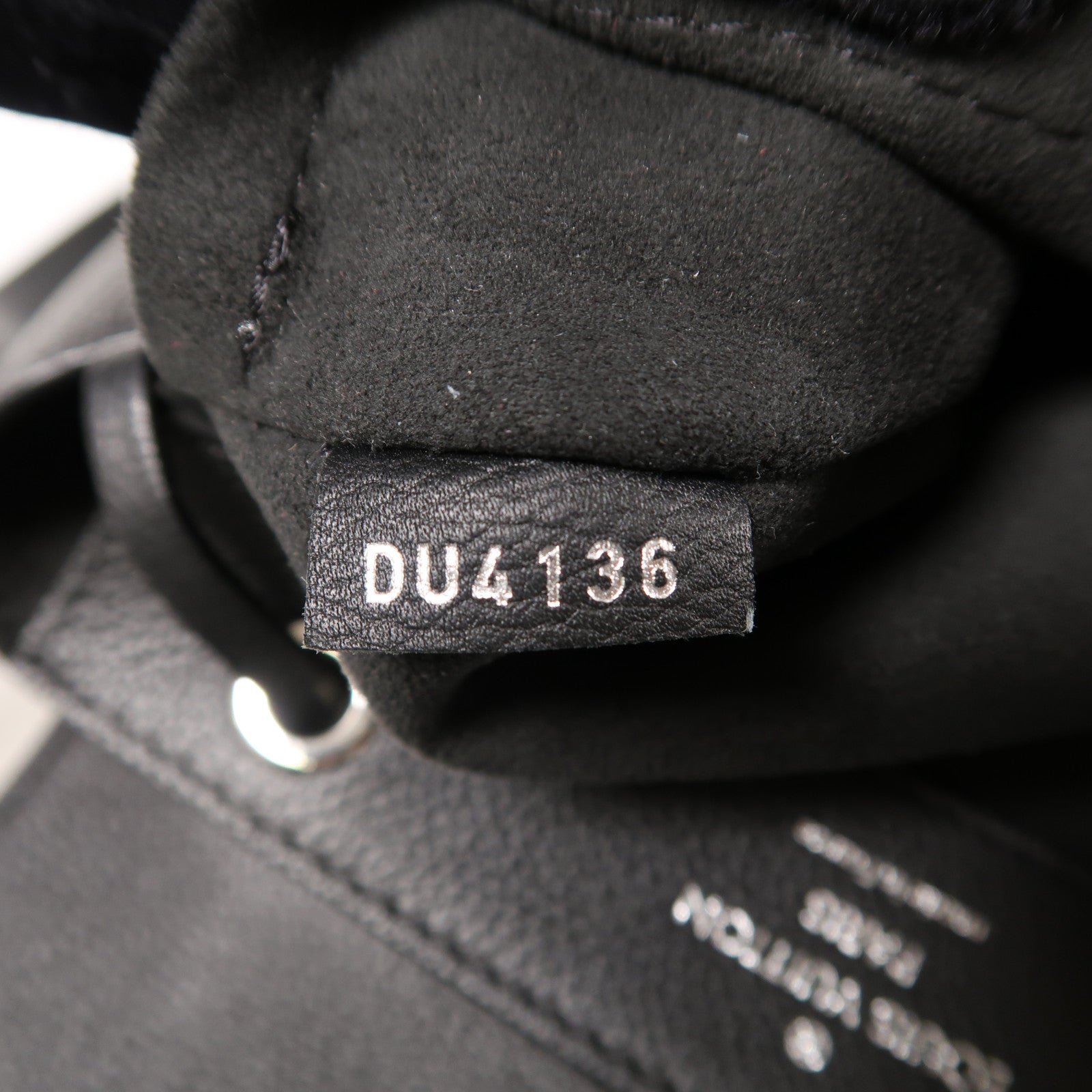 LOUIS VUITTON 牛皮皮革Lock Me Backpack銀扣背包