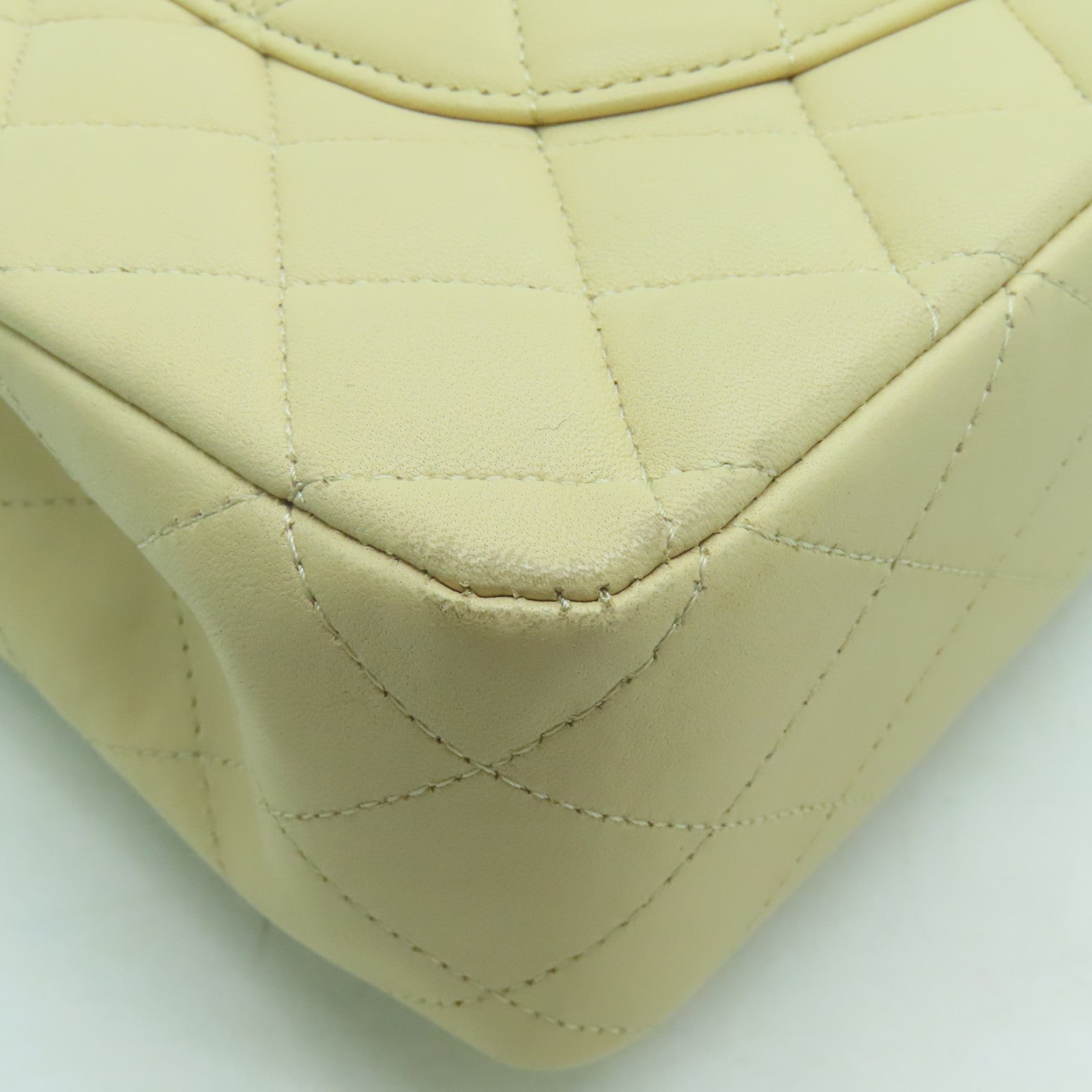 CHANEL 【激減優惠】菱格羊皮皮革Classic 25金扣鏈帶肩背袋米色