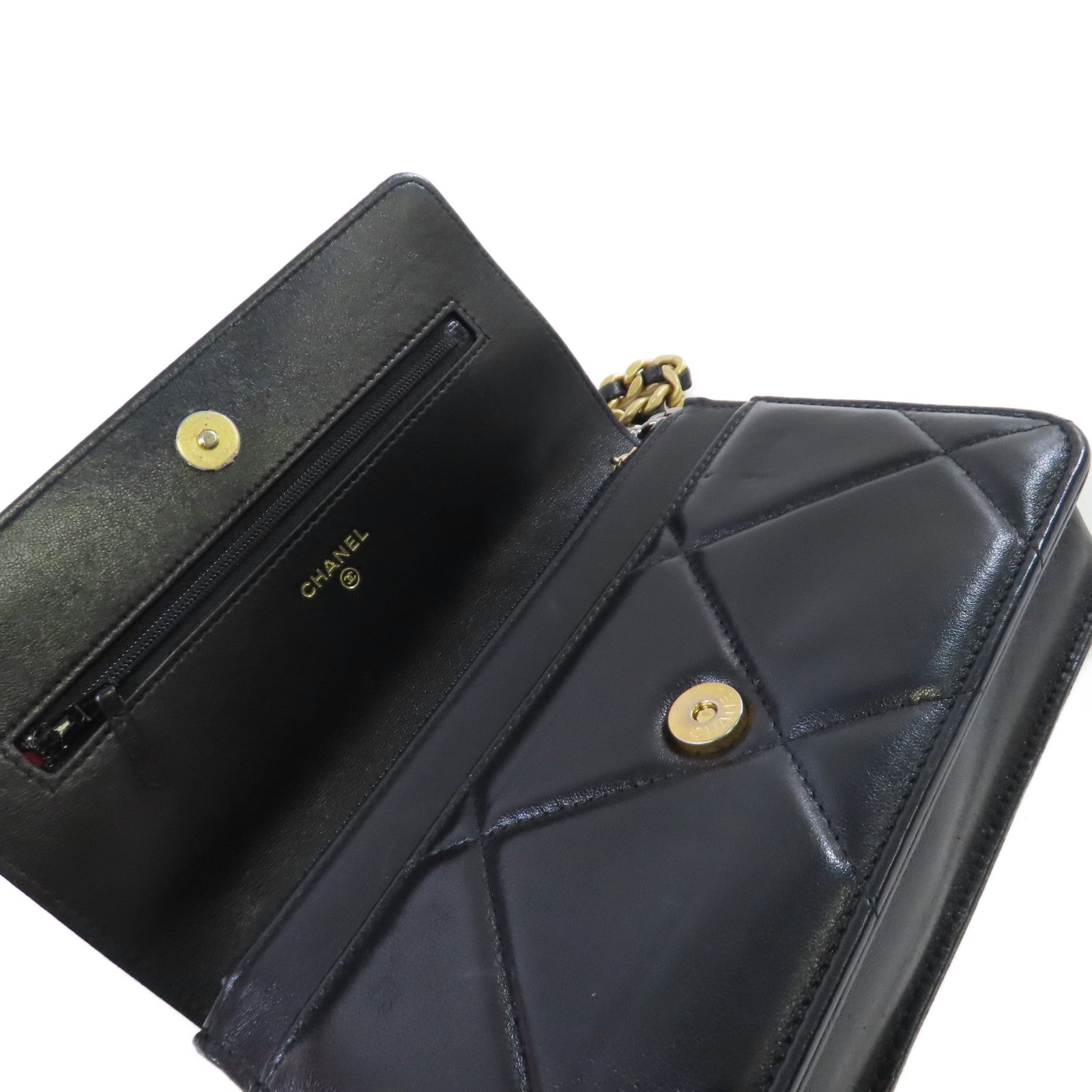 CHANEL 菱格羊皮皮革Chanel 19 WOC Wallet On Chain Shoulder Bag金扣手挽肩背兩用袋黑色