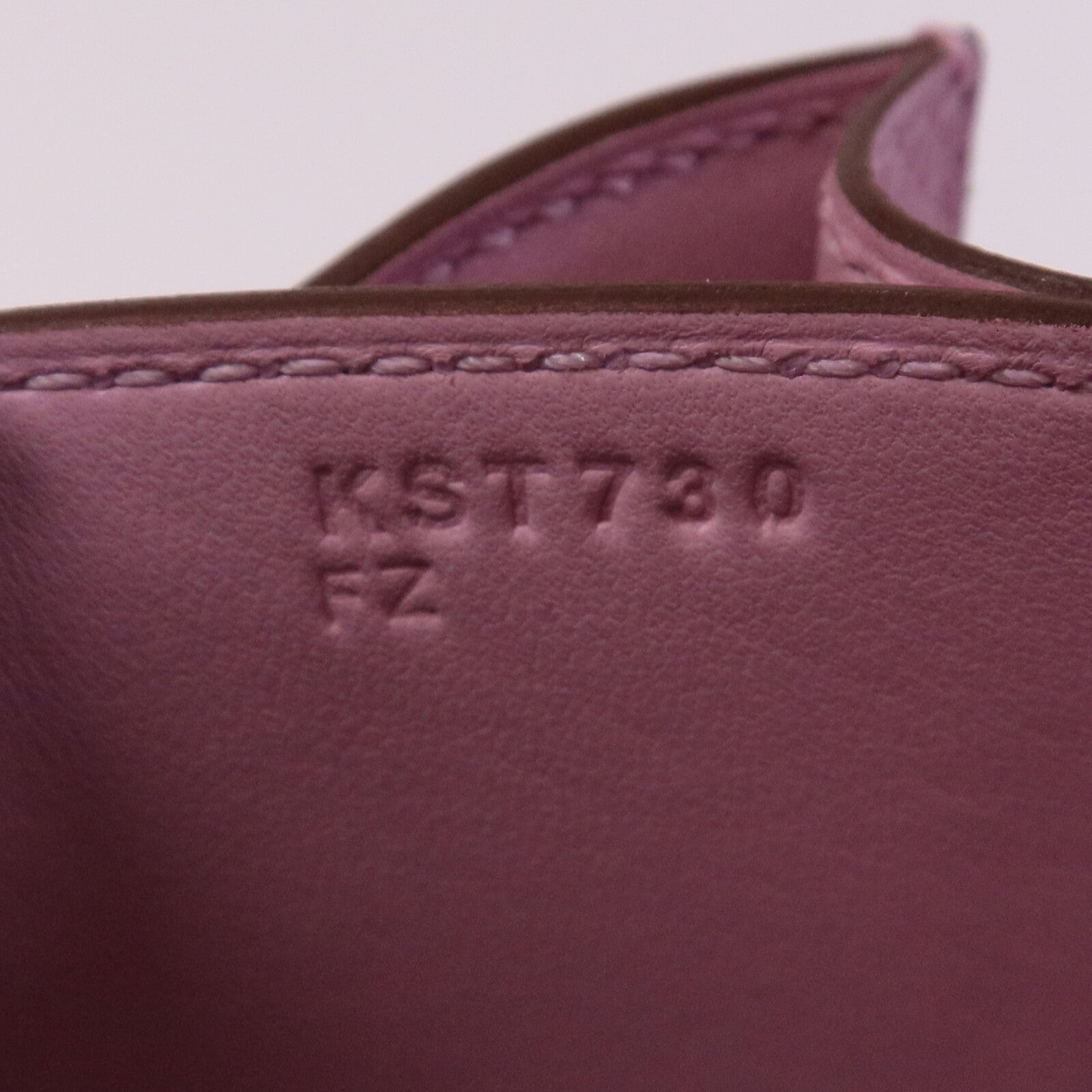 HERMES Epsom皮革Constance Mini銀扣肩背袋Mauve Sylvestre