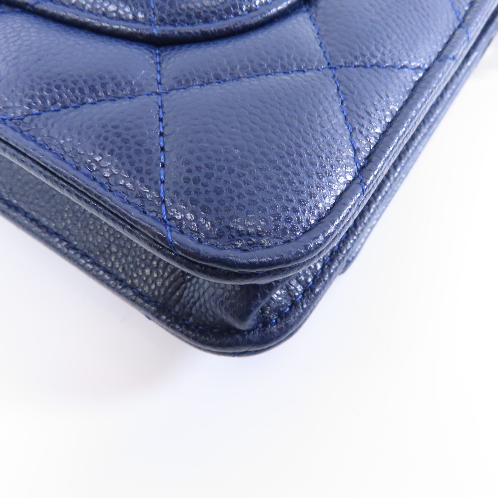 CHANEL 【激減優惠】菱格牛皮皮革WOC Wallet On Chain金扣鏈帶肩背袋深藍色