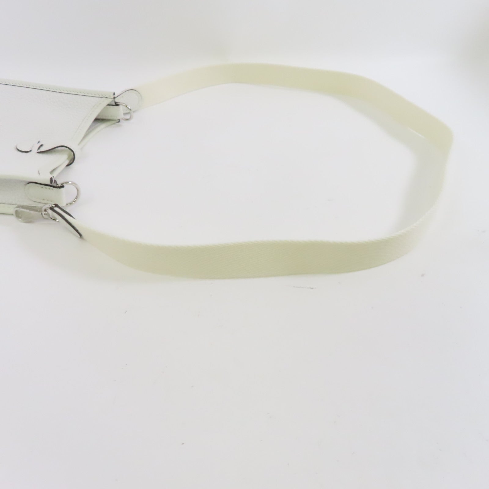 HERMES Clemence皮革Evelyne TPM銀扣肩背袋New White/白色