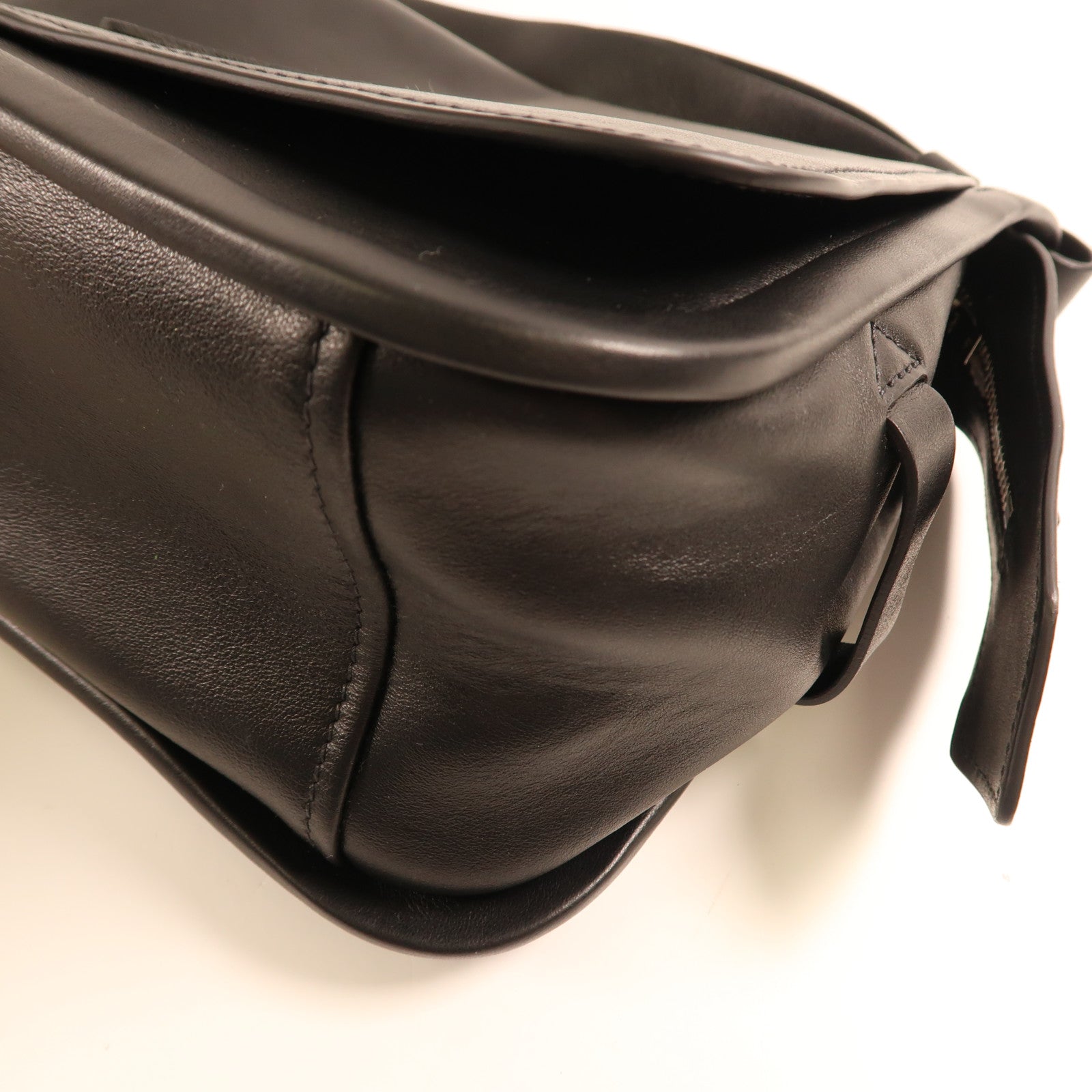 PRADA 牛皮皮革Etiquette Bag銀扣肩背袋