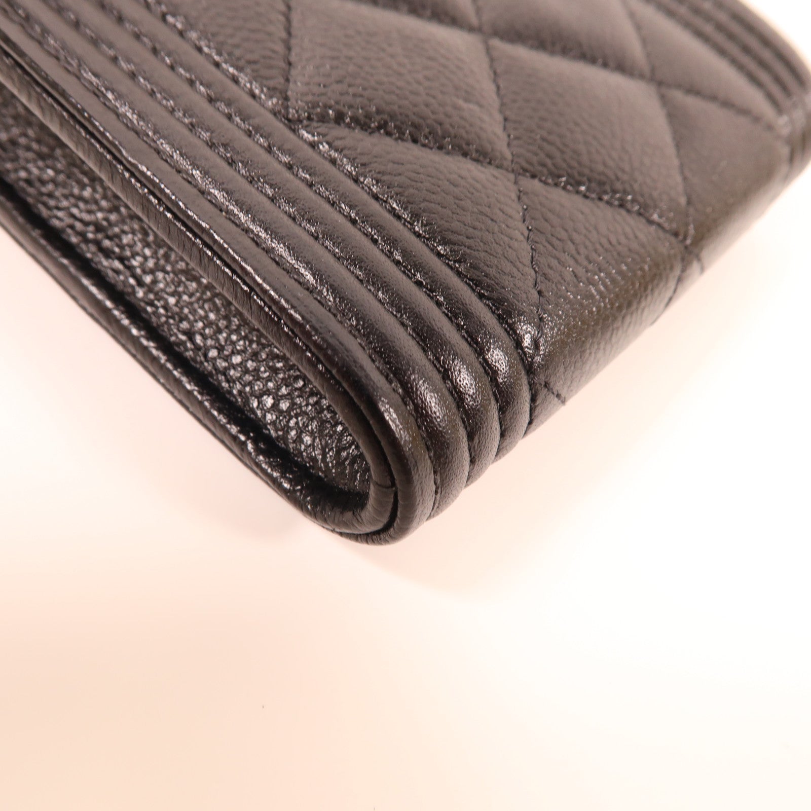 CHANEL 牛皮皮革Boy Phone Bag金扣鏈帶肩背袋