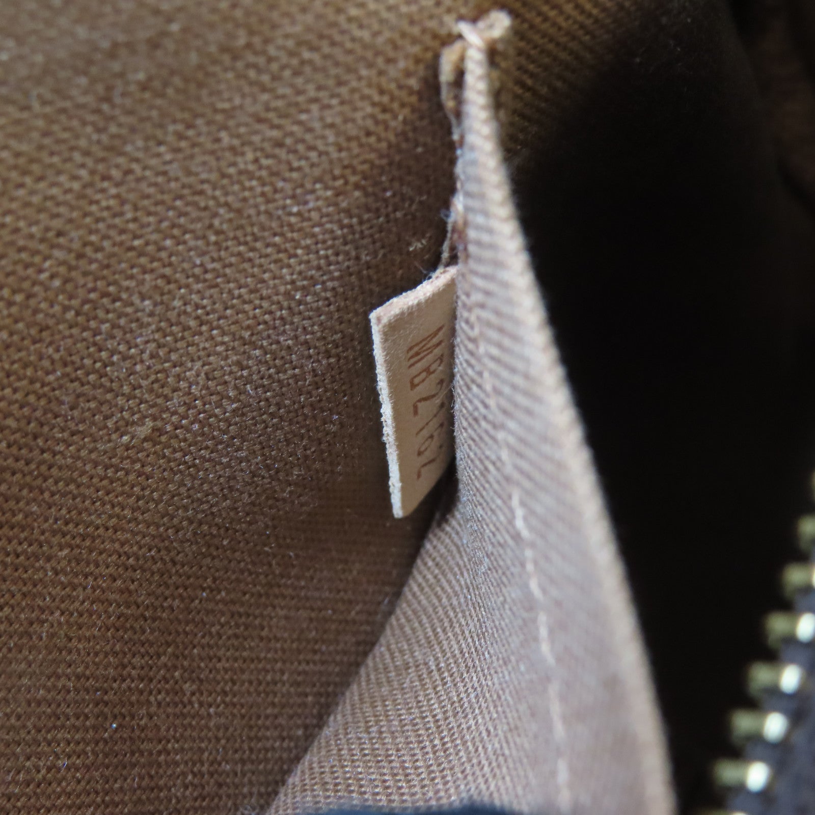 LOUIS VUITTON Monogram Papillon金扣肩背袋啡色