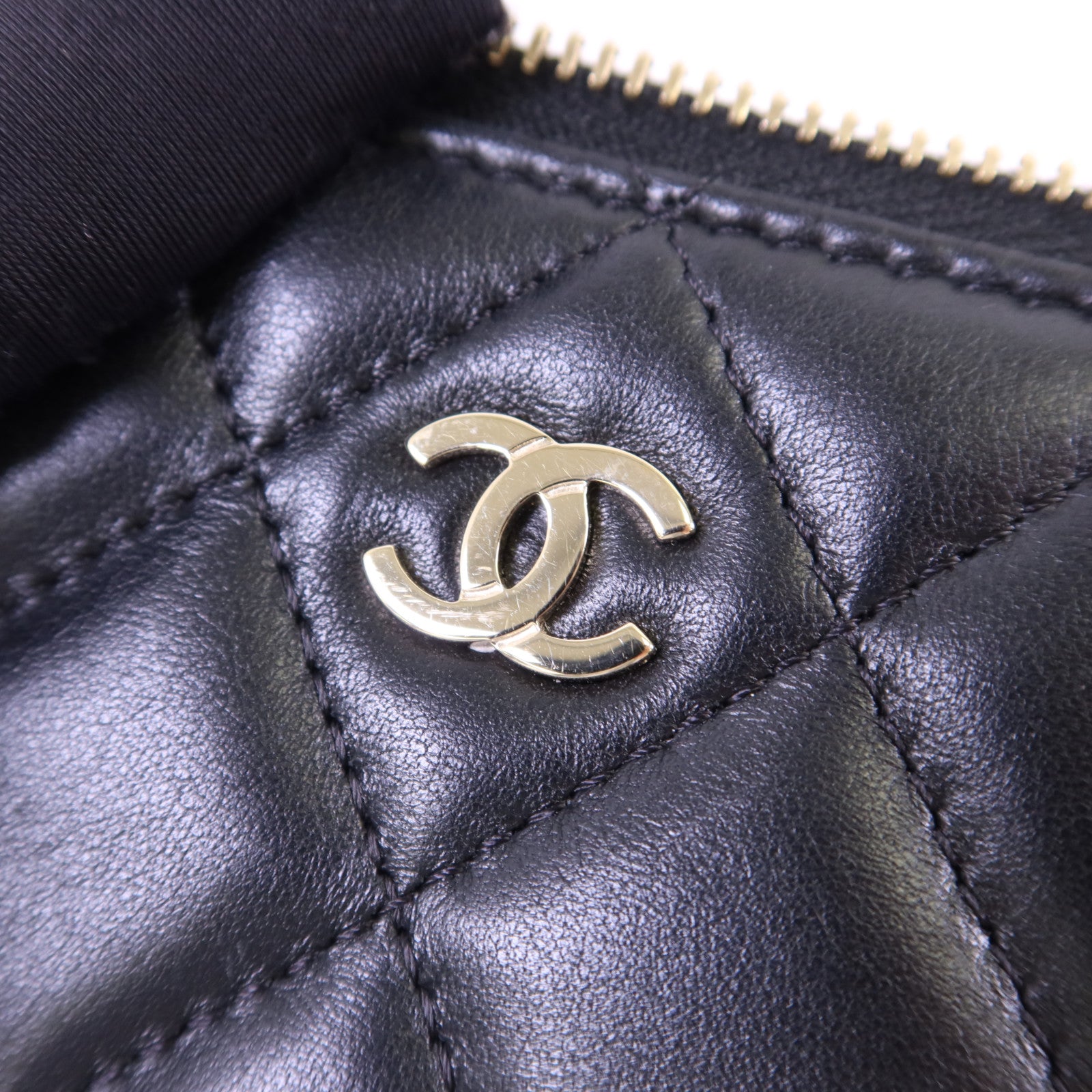 CHANEL 羊皮皮革Vanity Case金扣鏈帶肩背袋