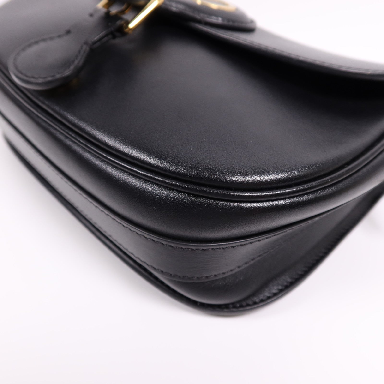 Dior 【激減優惠】牛皮皮革Bobby Bag Medium金扣肩背袋