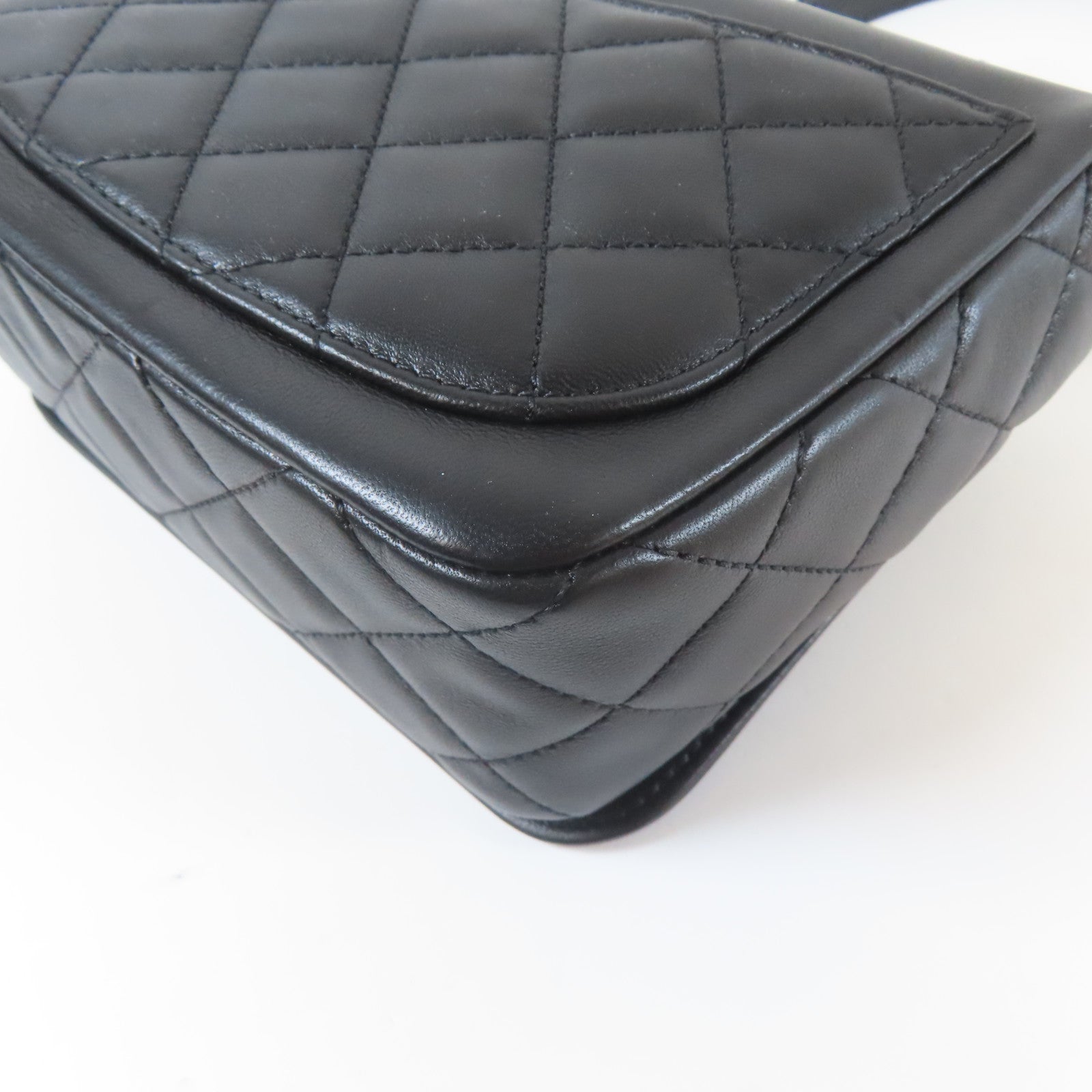 CHANEL 牛皮皮革Chain Shoulder金扣鏈帶肩背袋黑色