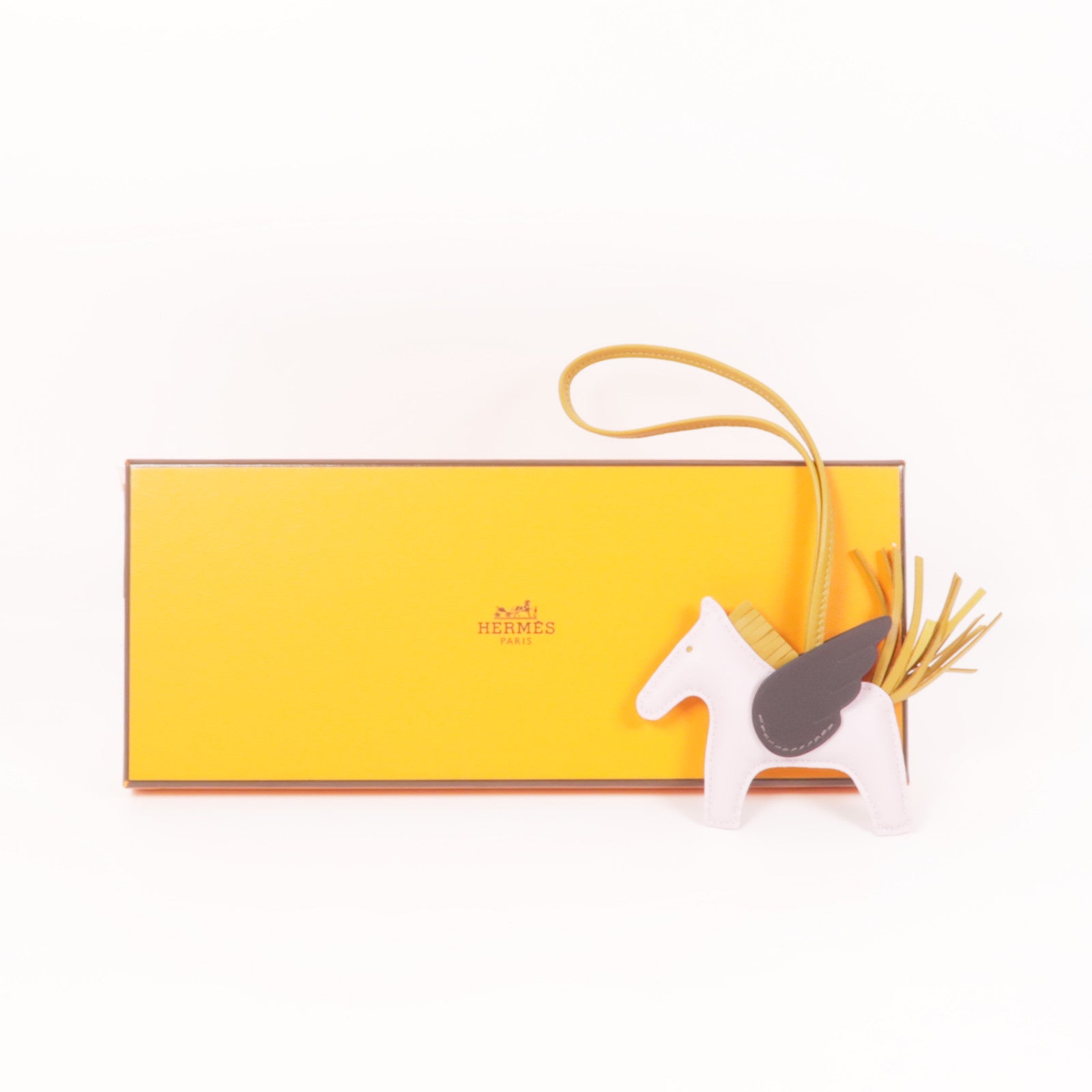 HERMES Swift Leather Rodeo PM Hanging Mauve Pale/Sesame charmMauve Mauve Bro...
