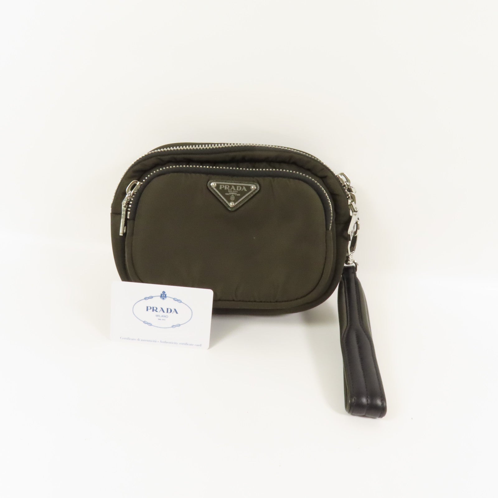 PRADA 尼龍Pouch銀扣手拿包