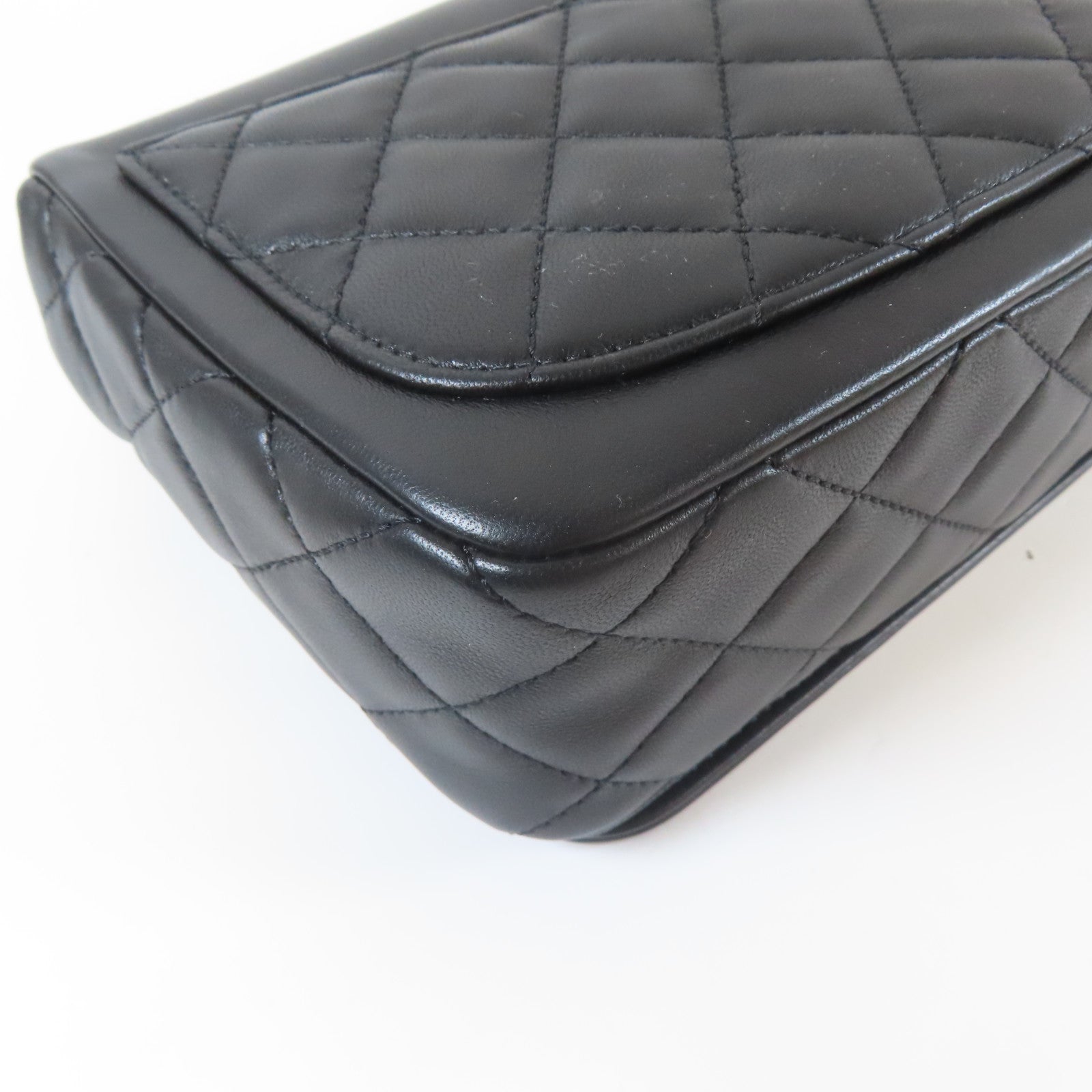 CHANEL 牛皮皮革Chain Shoulder金扣鏈帶肩背袋黑色