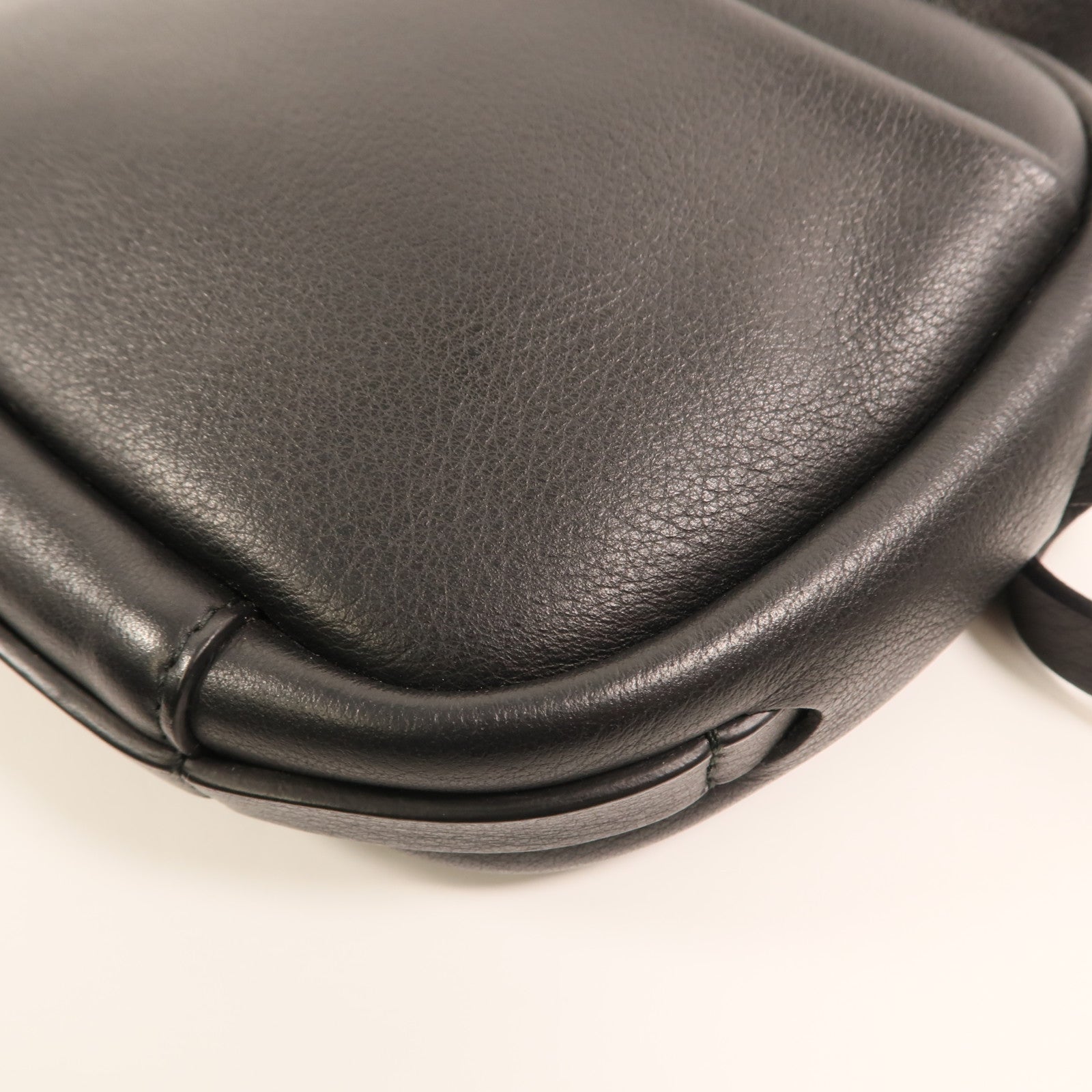 BALENCIAGA 牛皮皮革Everyday Camera Bag銀扣肩背袋