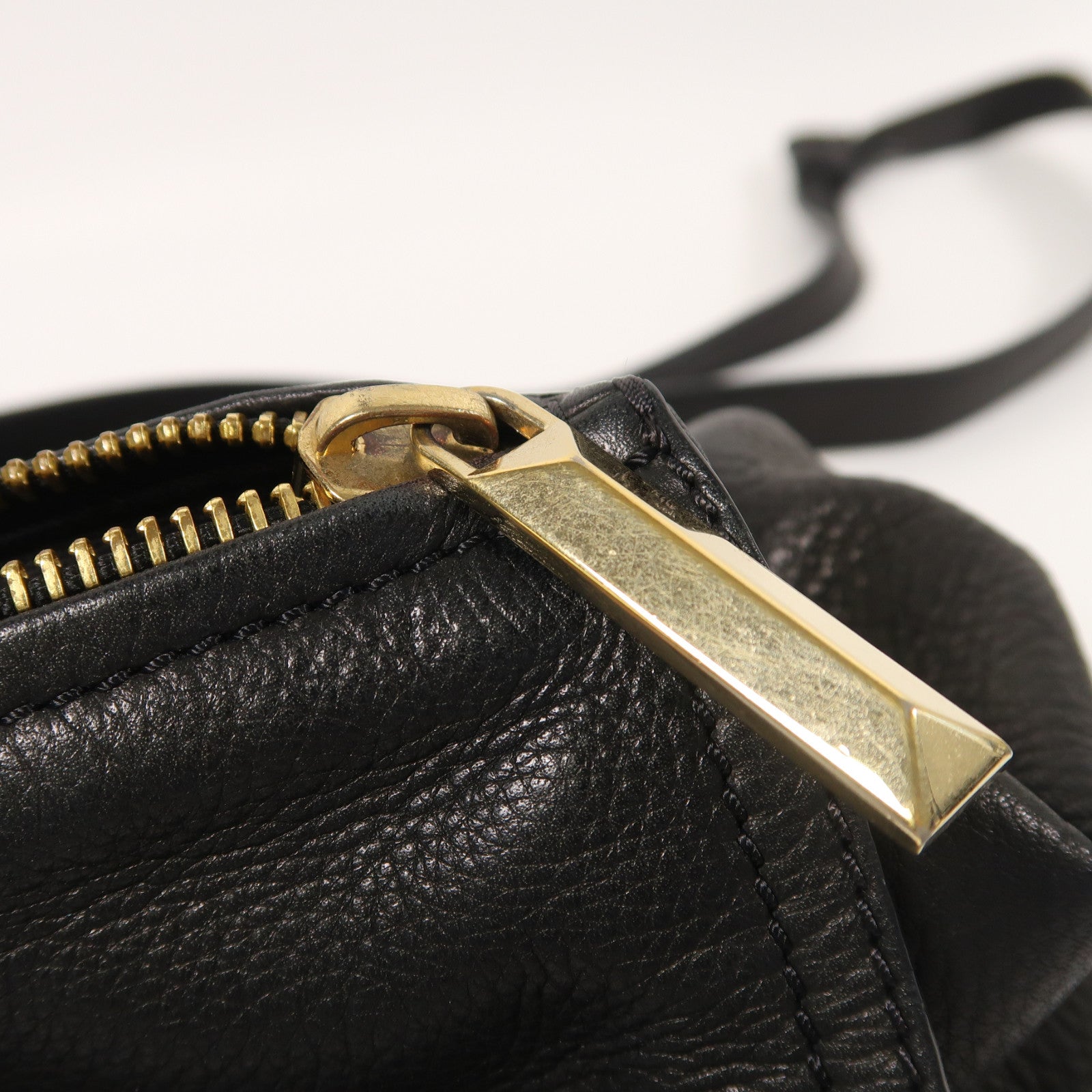 GIVENCHY 牛皮皮革Pandora金扣手挽肩背兩用袋黑色