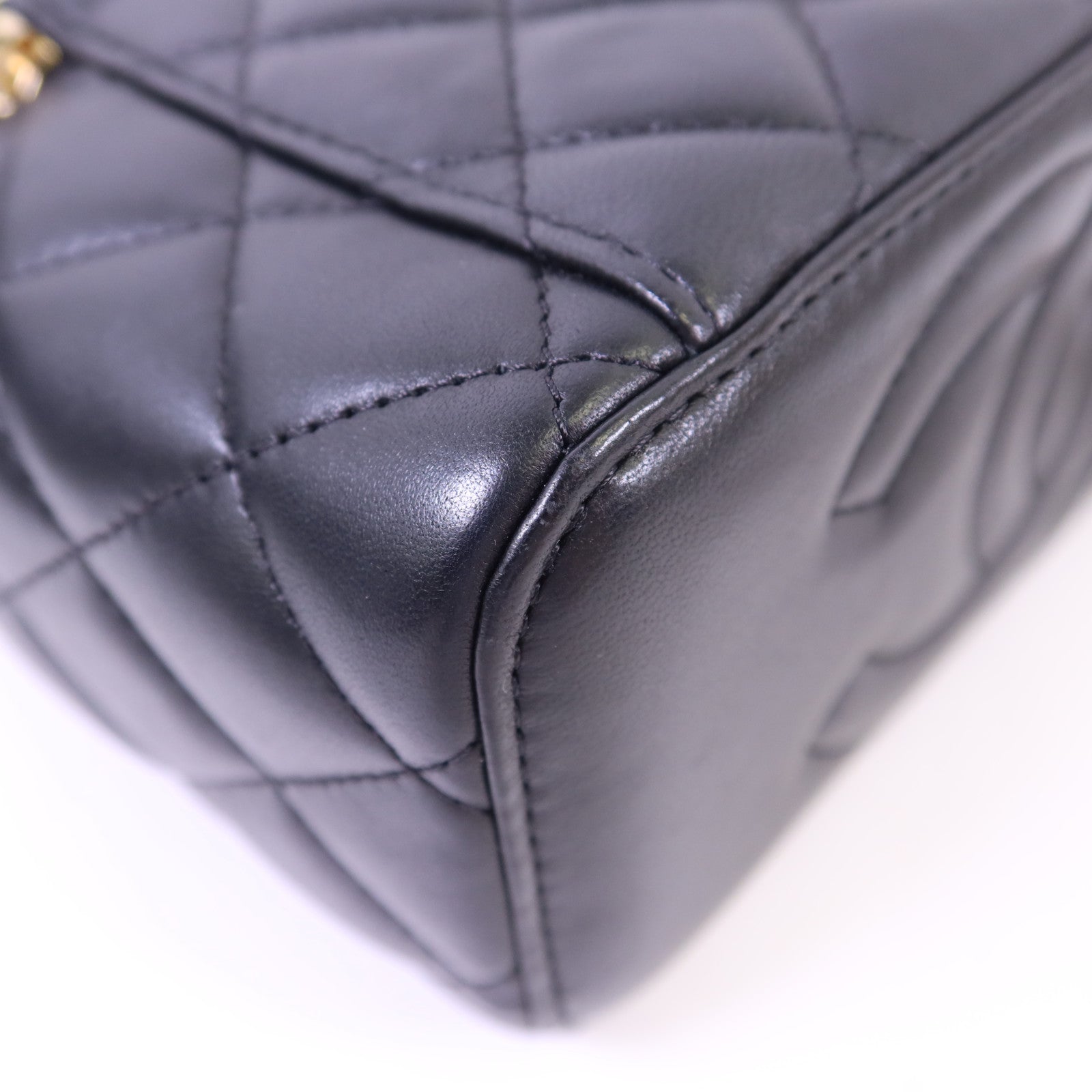 CHANEL 羊皮皮革Vanity Case金扣鏈帶肩背袋