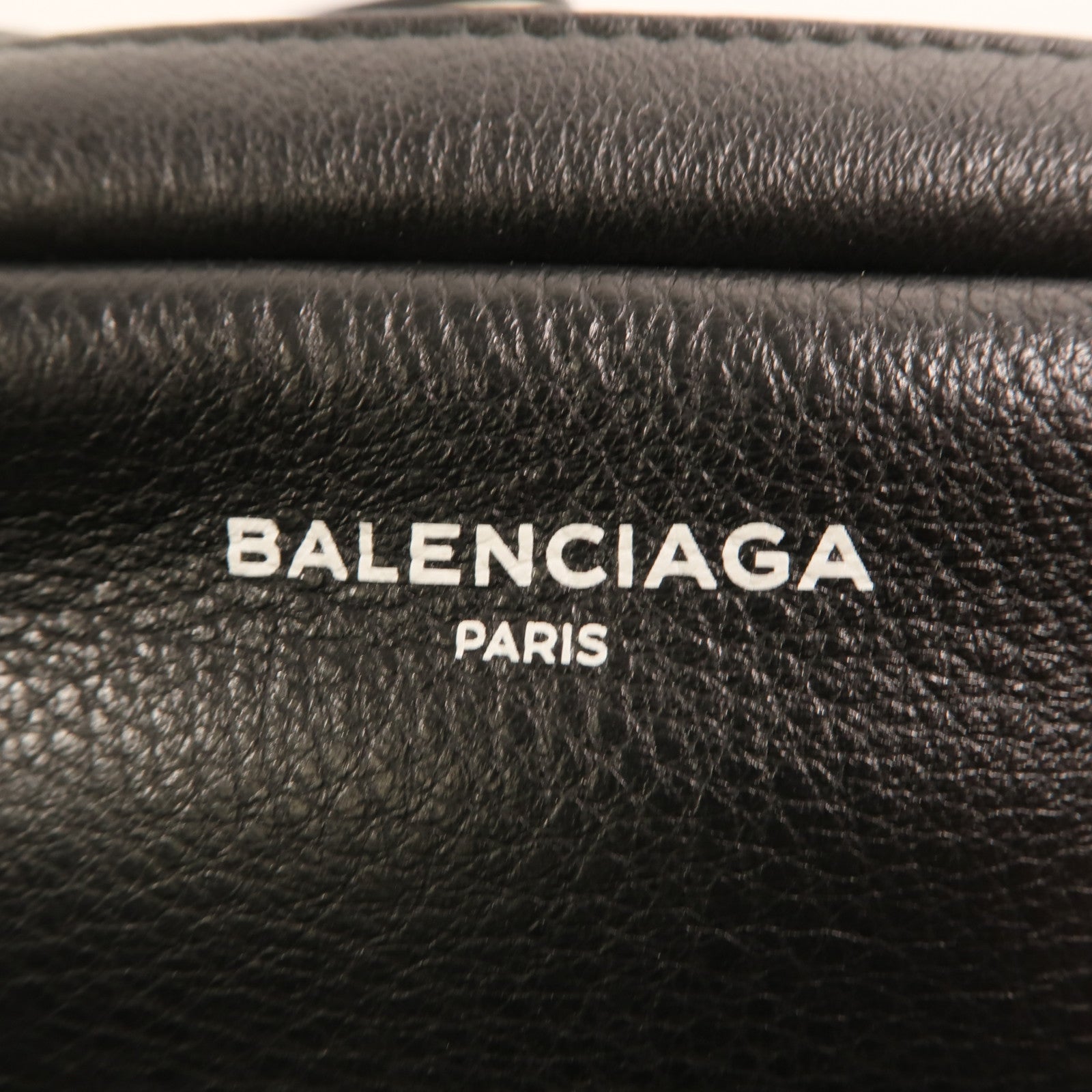 BALENCIAGA 牛皮皮革Everyday Camera Bag銀扣肩背袋