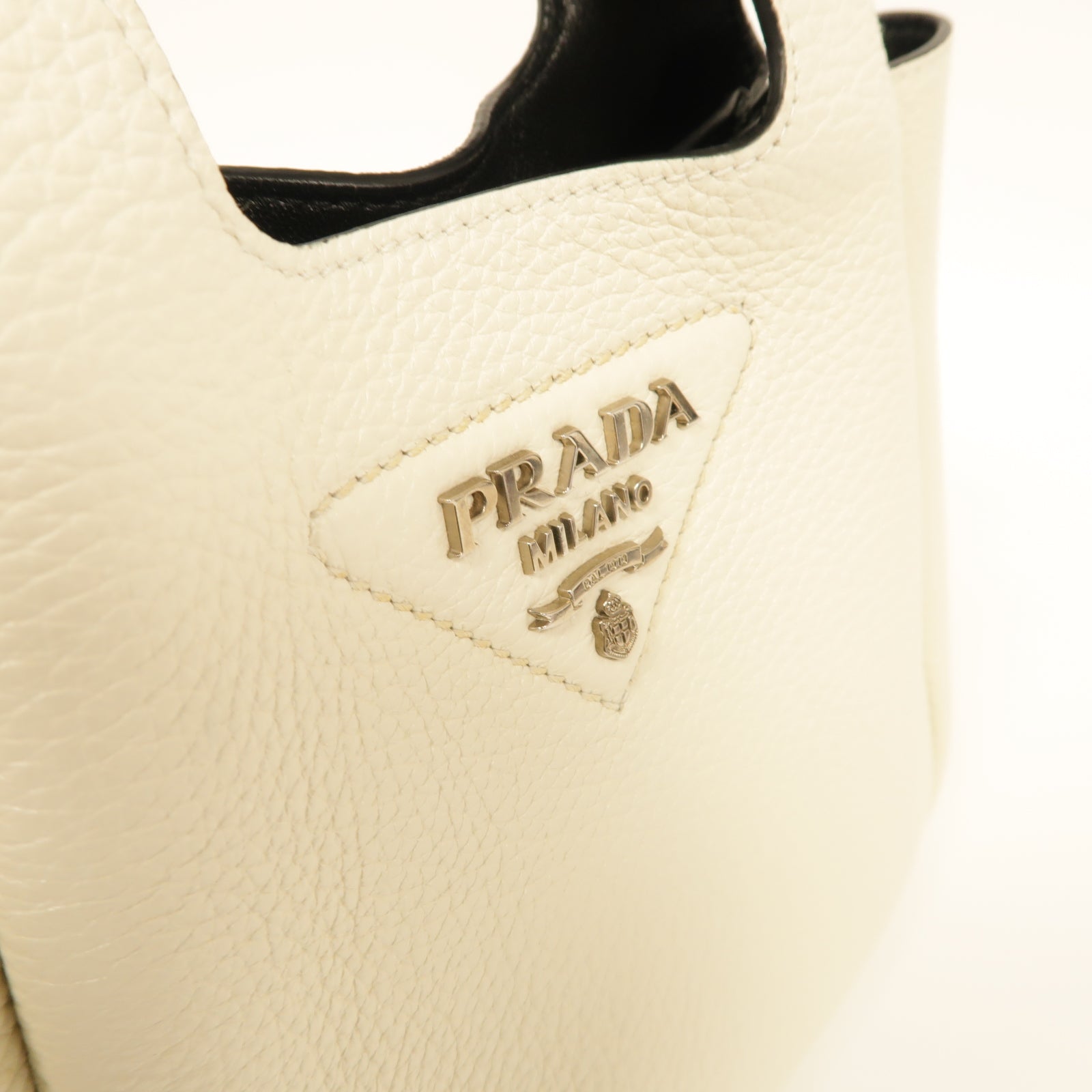 PRADA 牛皮皮革Handbag銀扣手挽袋白色