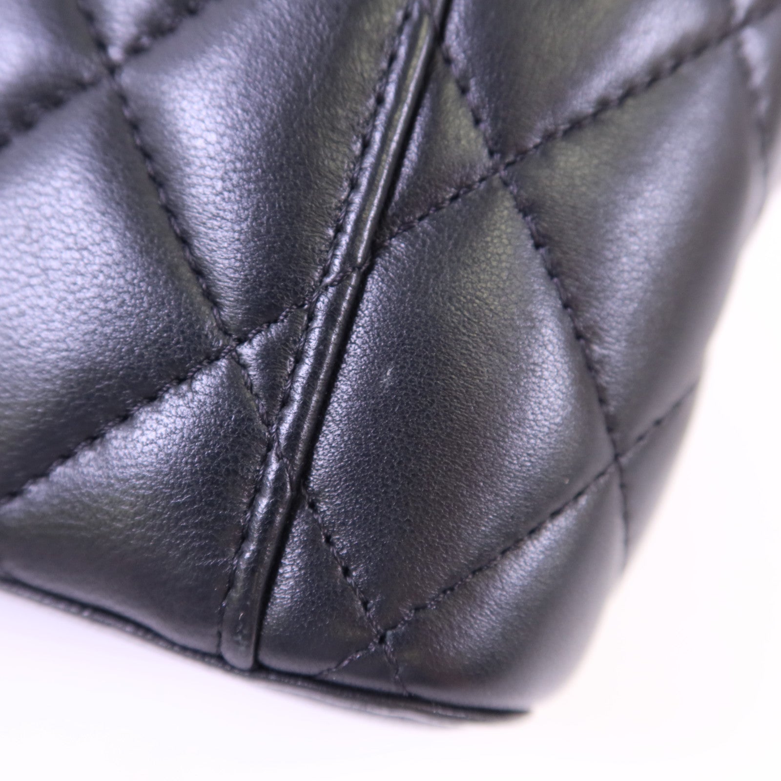CHANEL 羊皮皮革Vanity Case金扣鏈帶肩背袋