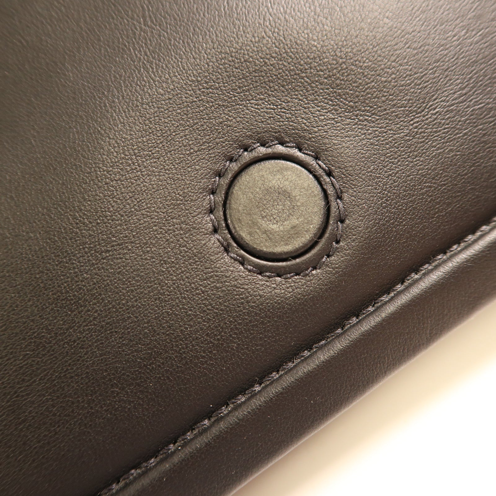 PRADA 牛皮皮革Etiquette Bag銀扣肩背袋