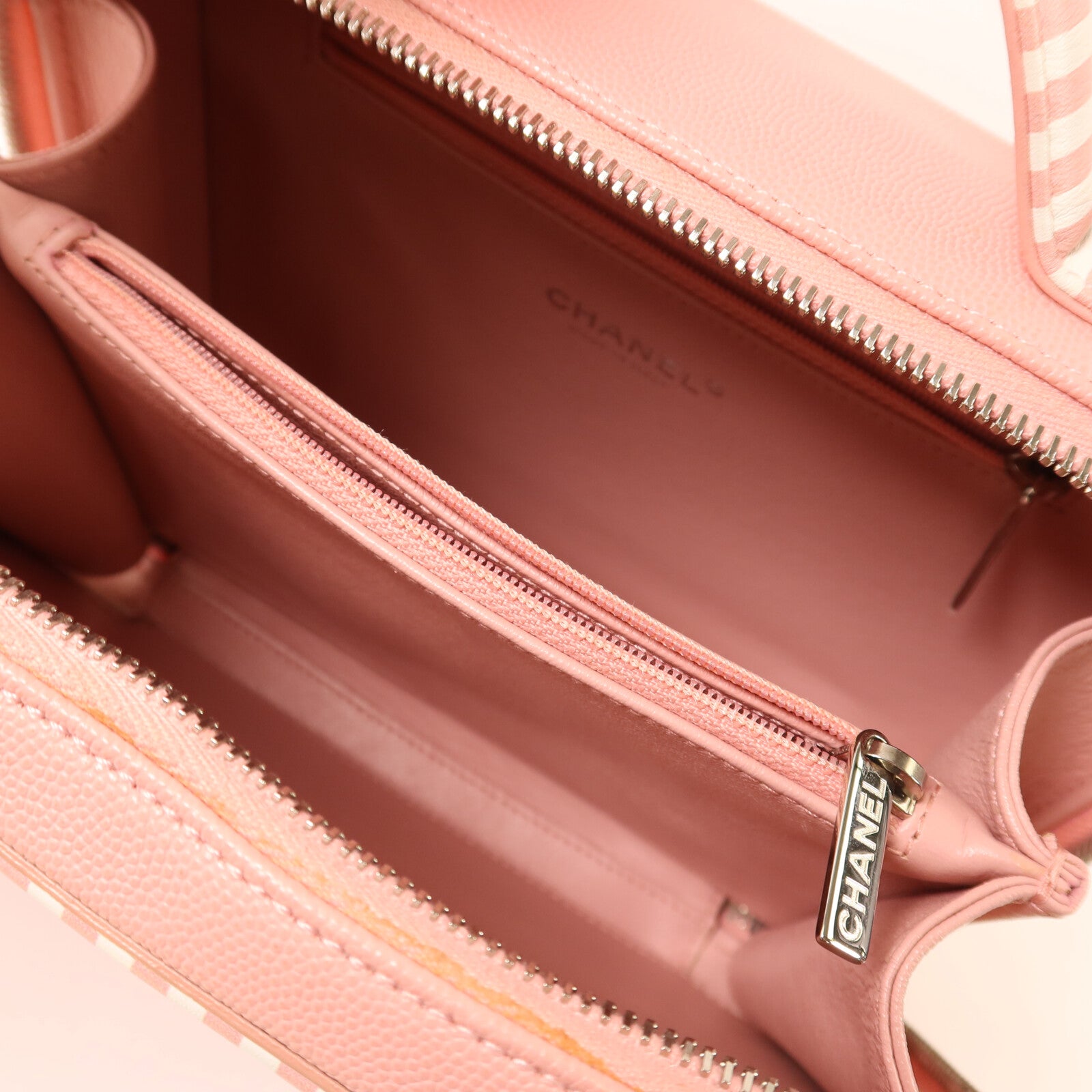 CHANEL 牛皮皮革Vanity Case銀扣鏈帶手挽肩背兩用袋