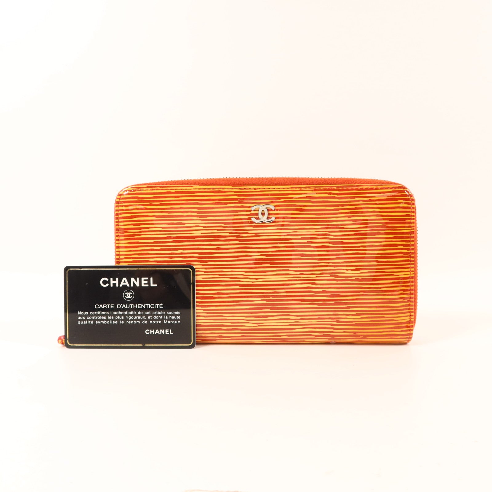 CHANEL 漆皮皮革Long Round Wallet銀扣長錢包