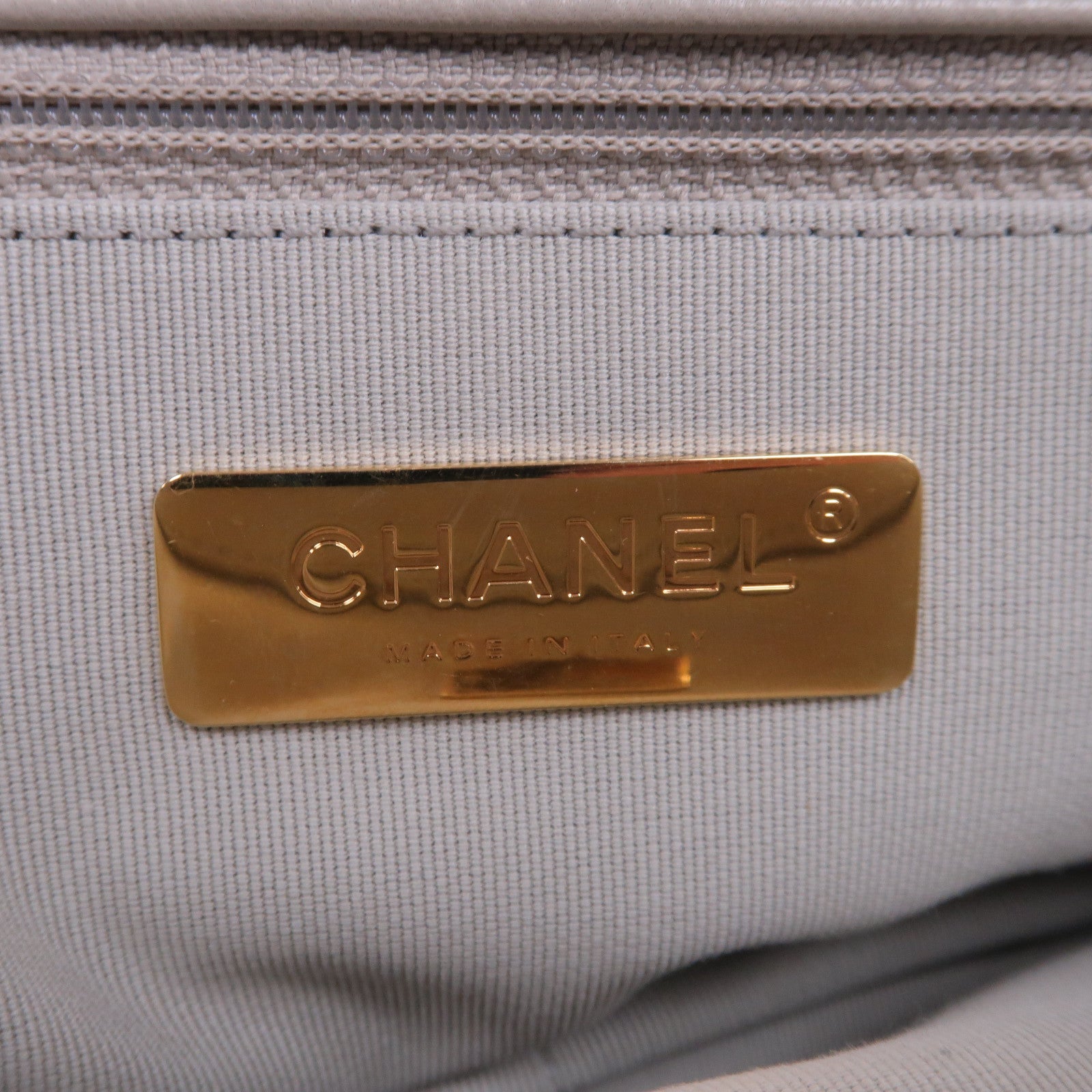 CHANEL 菱格羊皮皮革Chanel 19銀扣鏈帶肩背袋米色